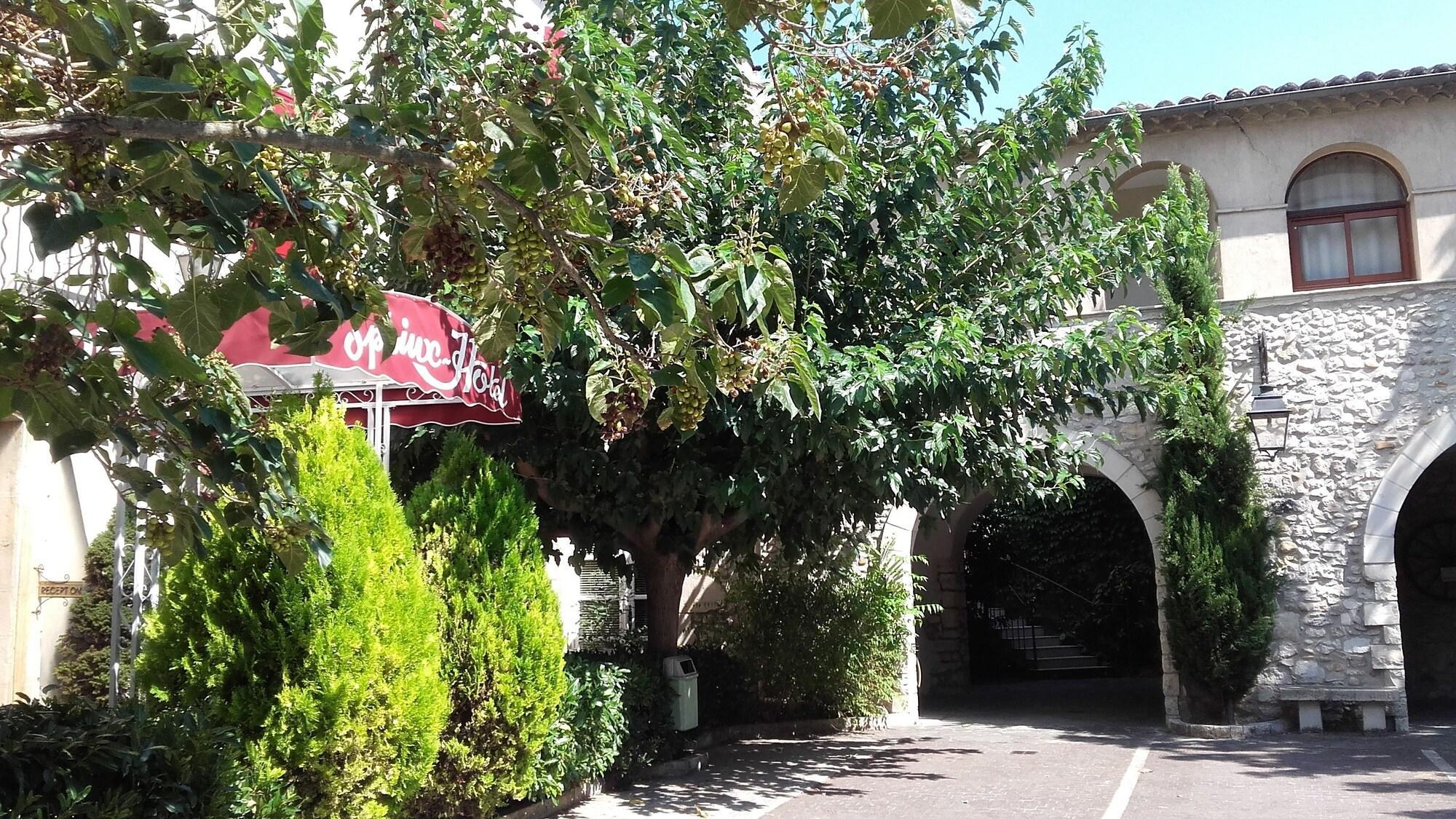 Vista Exterior Citotel Le Sphinx