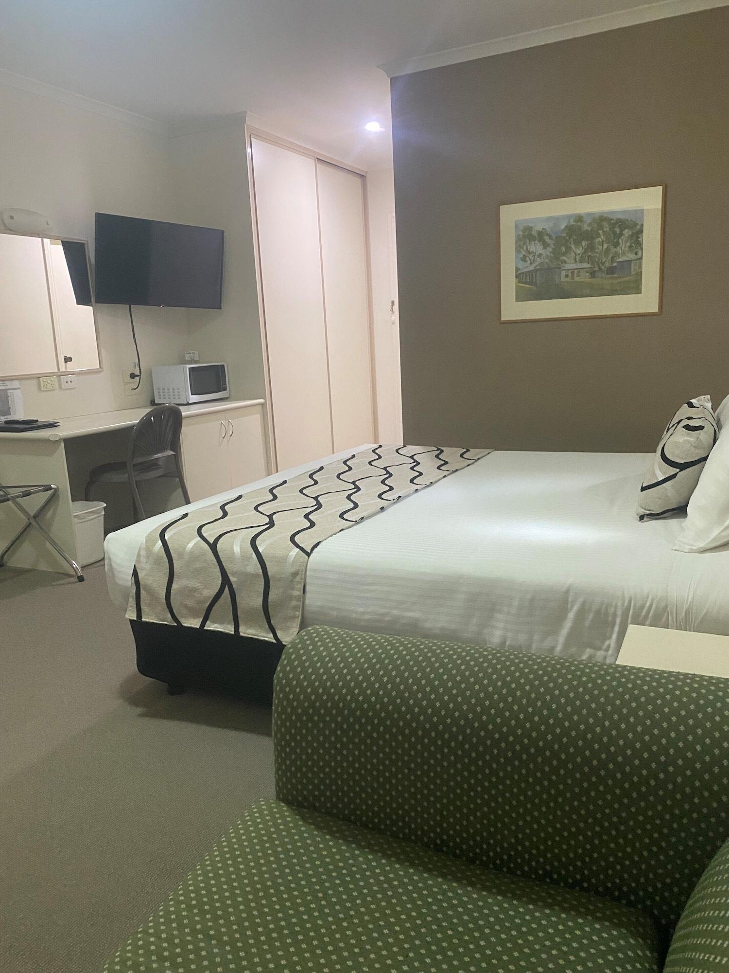 Set de Habitación Deniliquin Country Club Motor Inn