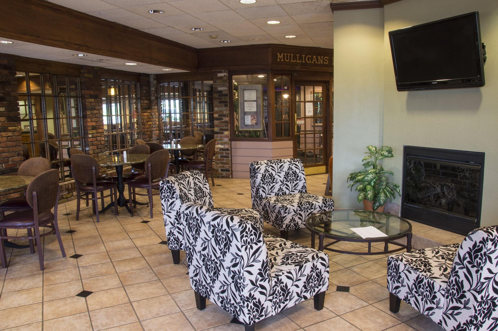 Vista Lobby Lamplighter Inn & Suites - North