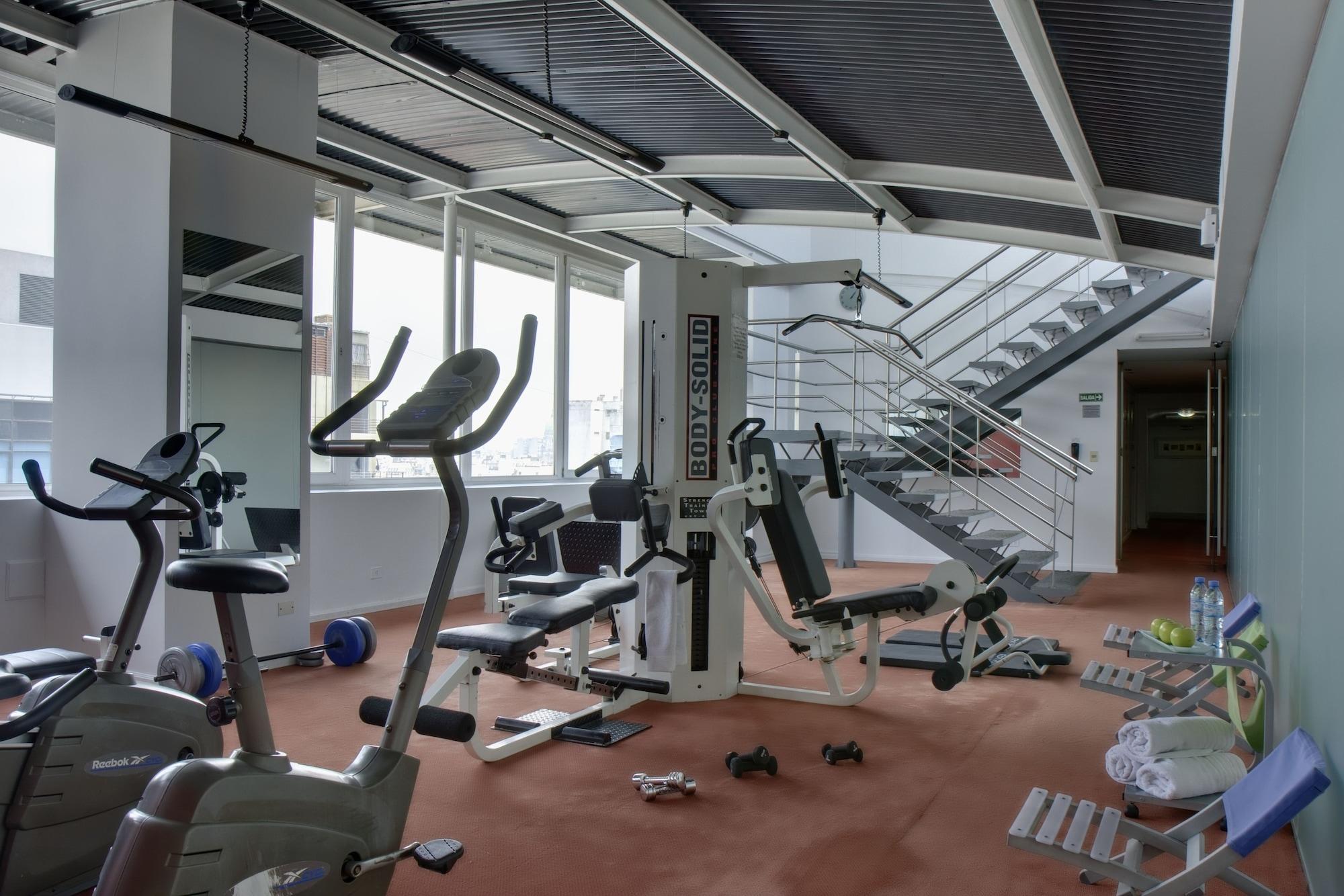 Gimnasio Broadway Hotel & Suites