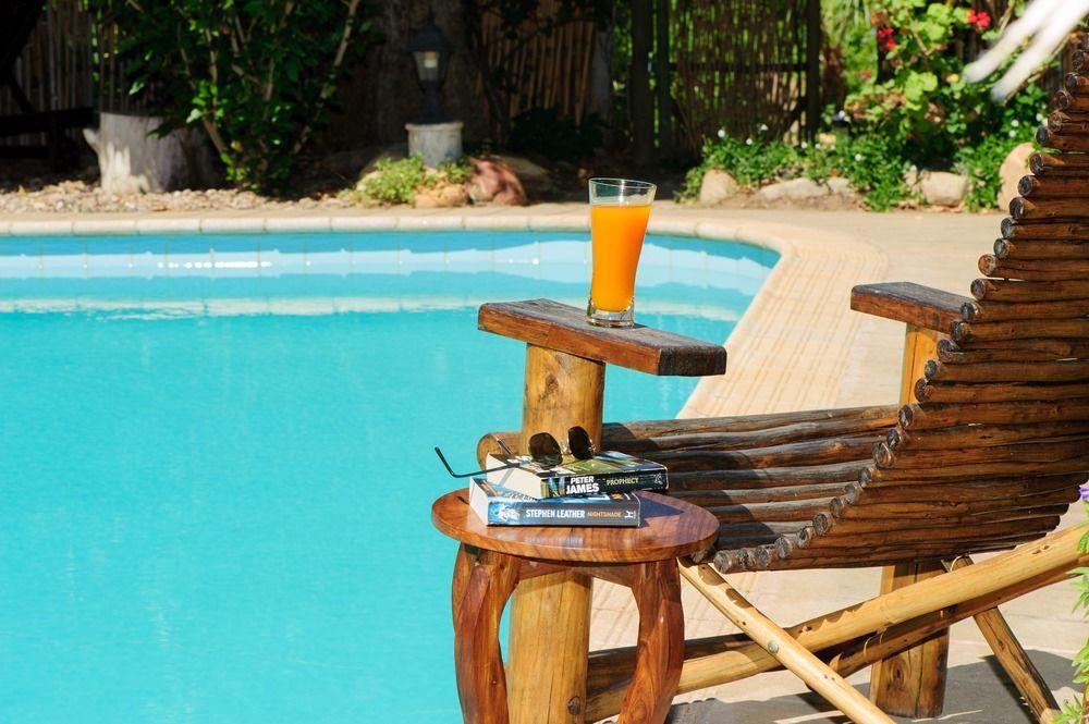 Vista Piscina De Oude Opstal B & B