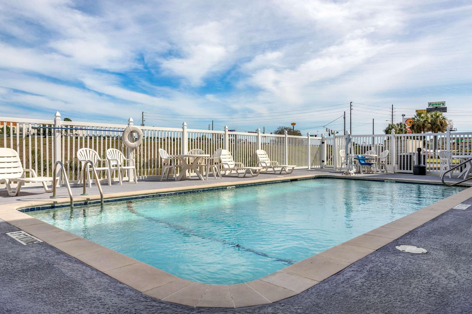 Varios Sleep Inn And Suites Brunswick