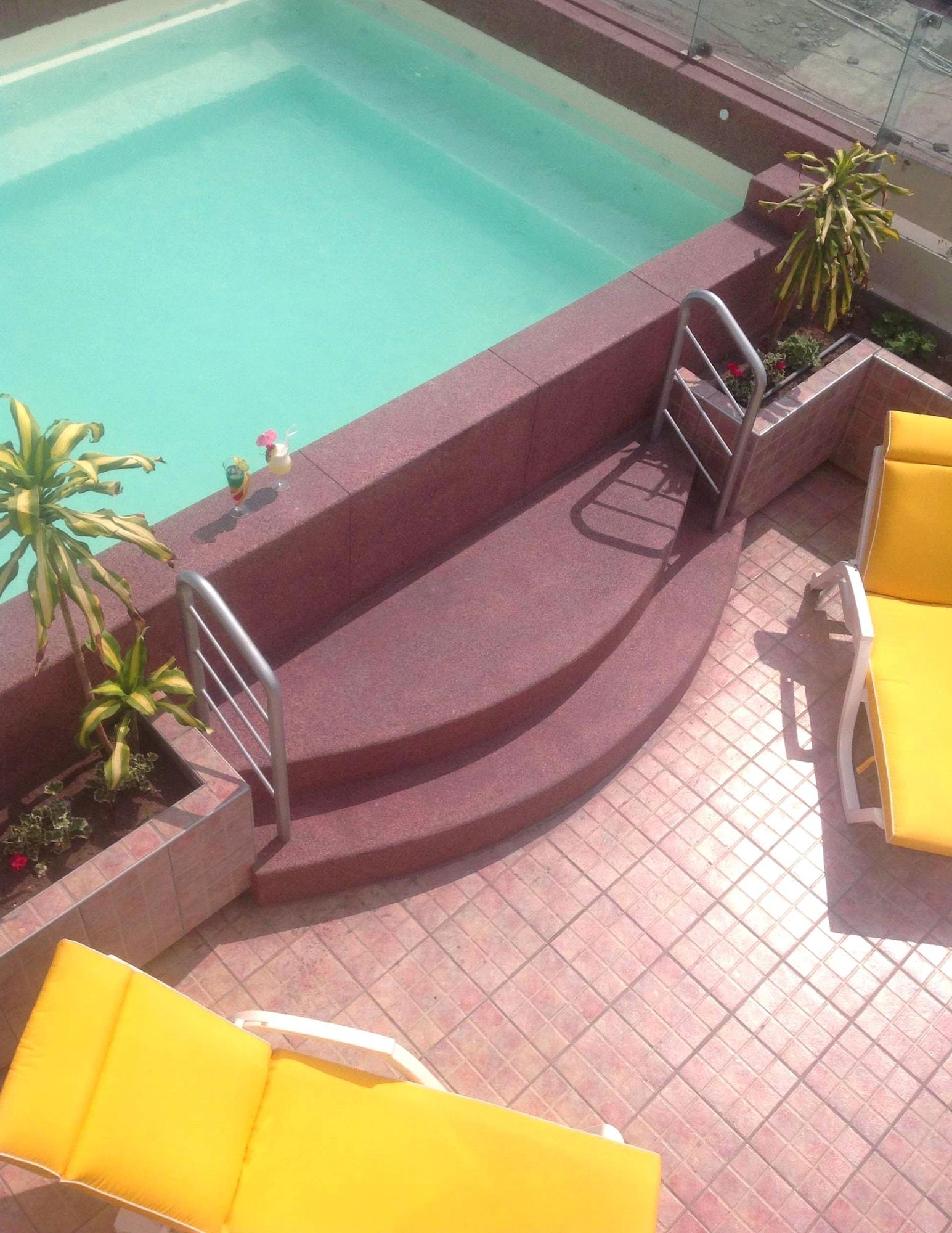 Vista Piscina Hotel Paraiso Trujillo