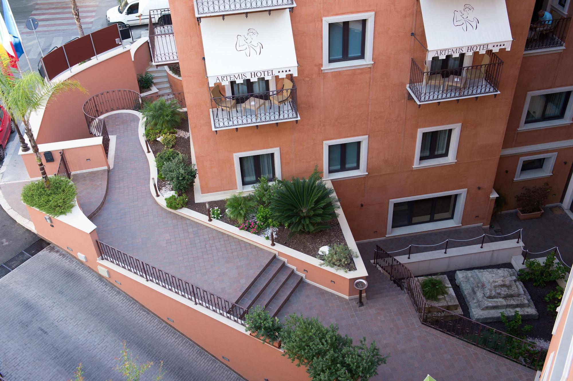 Vista Exterior Artemis Hotel