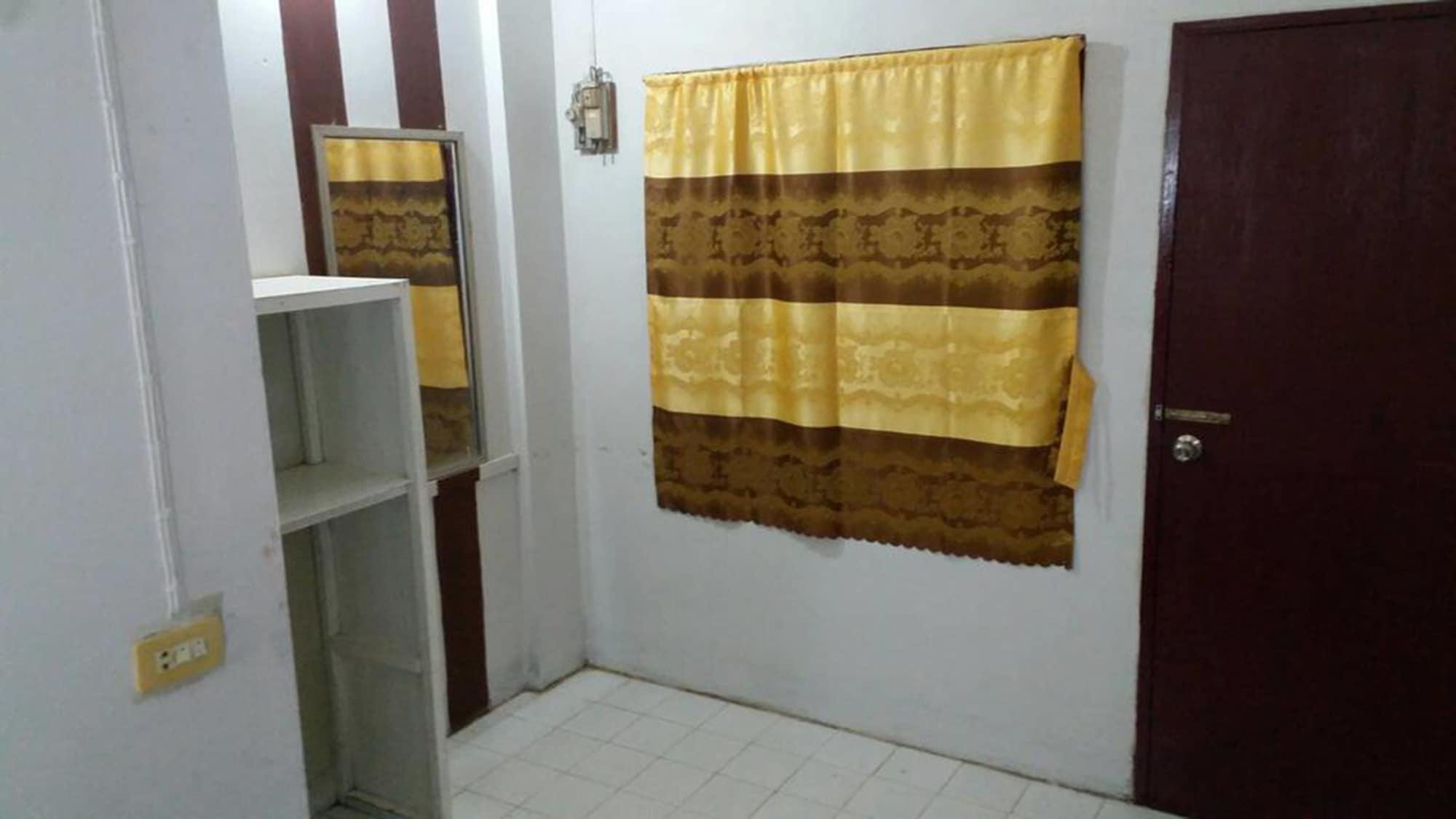 Set de Habitación Adchara Mansion - Hostel