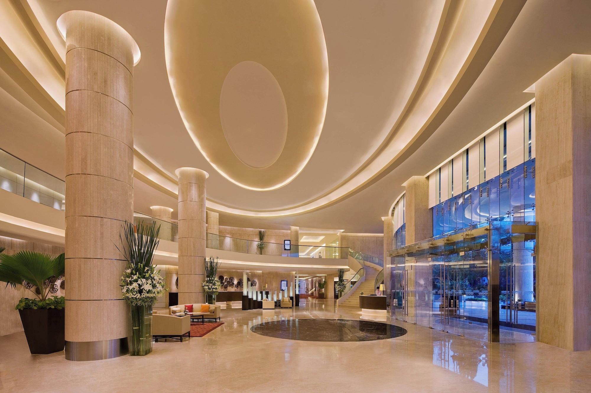 Vista Lobby Courtyard by Marriott Mumbai International Airport