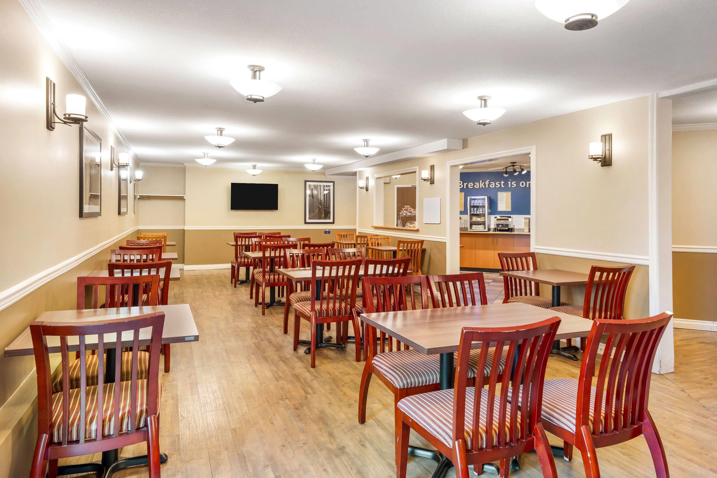 Restaurant Days Inn by Wyndham Nanaimo