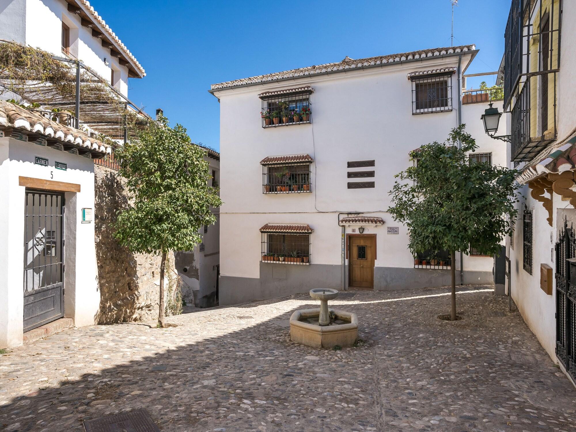 Vista Exterior Limehome Granada Calle Mirasol