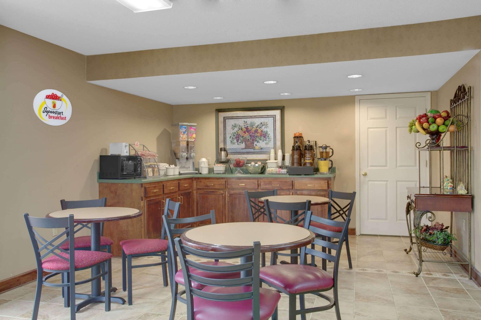 Restaurant Super 8 by Wyndham Booneville