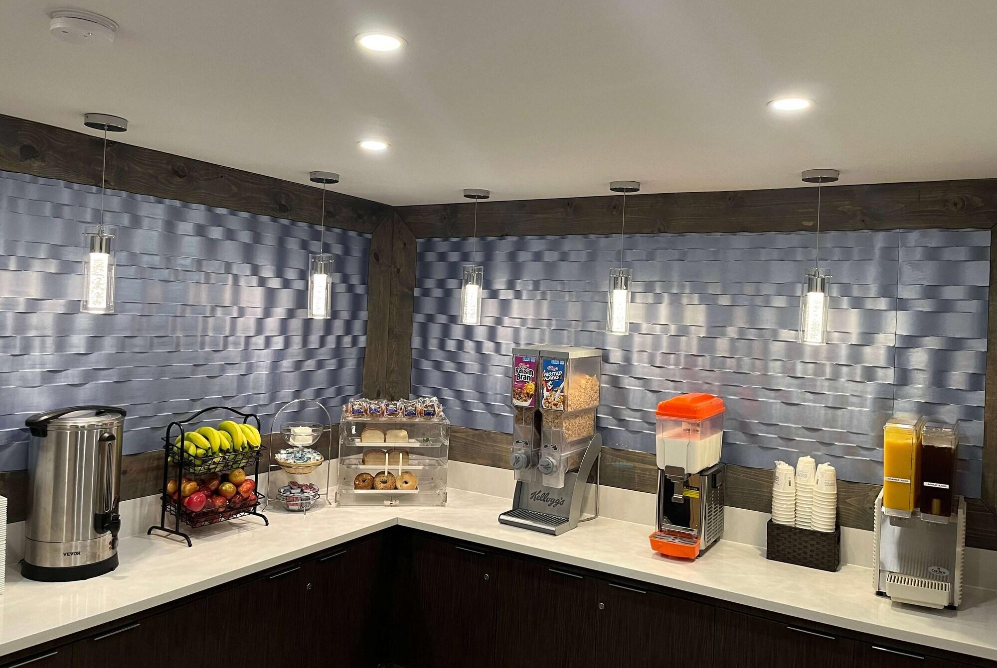 Restaurant Travelodge Inn & Suites by Wyndham Anaheim on Disneyland Dr