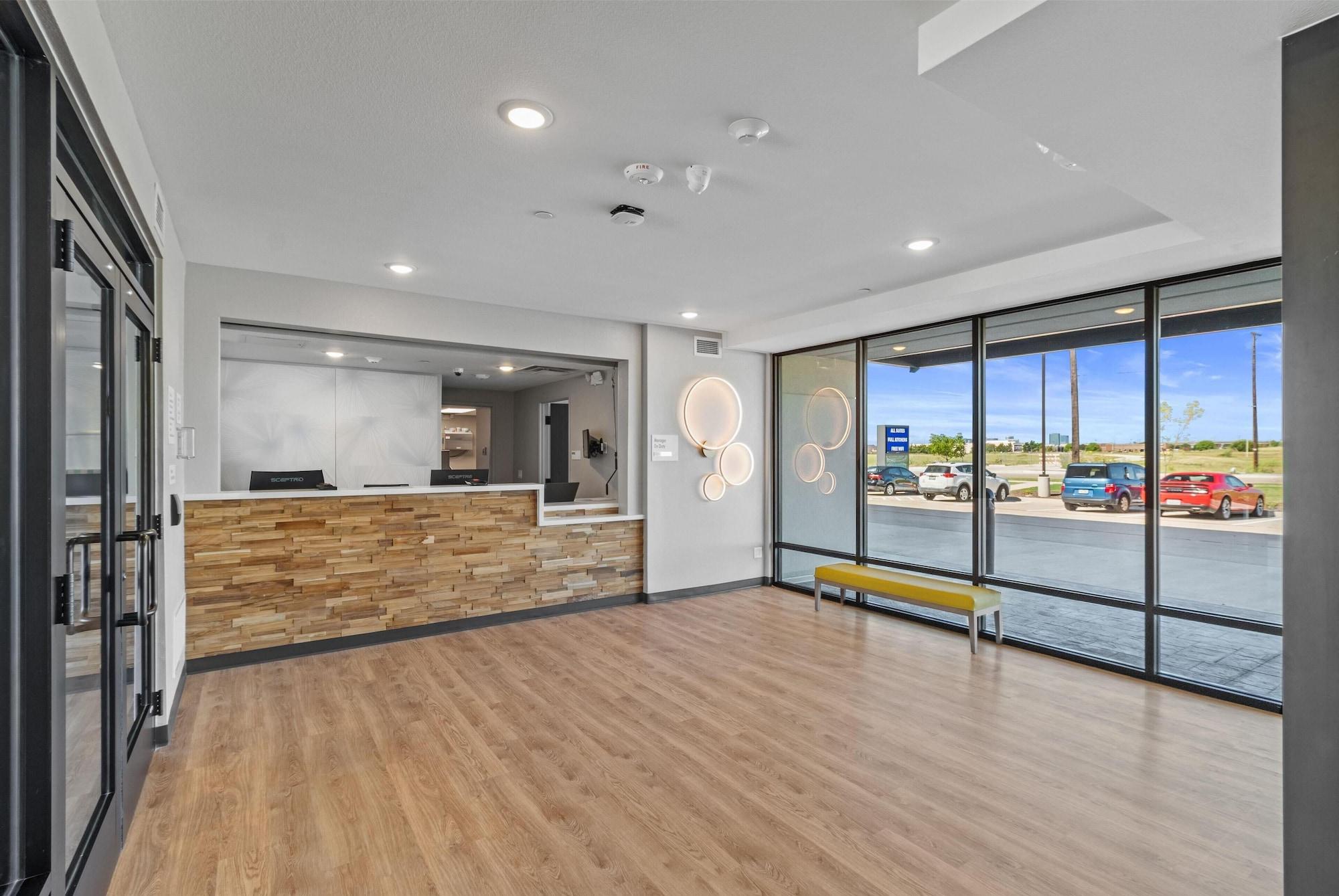 Vista Lobby ECHO Suites Extended Stay by Wyndham Houston Katy West