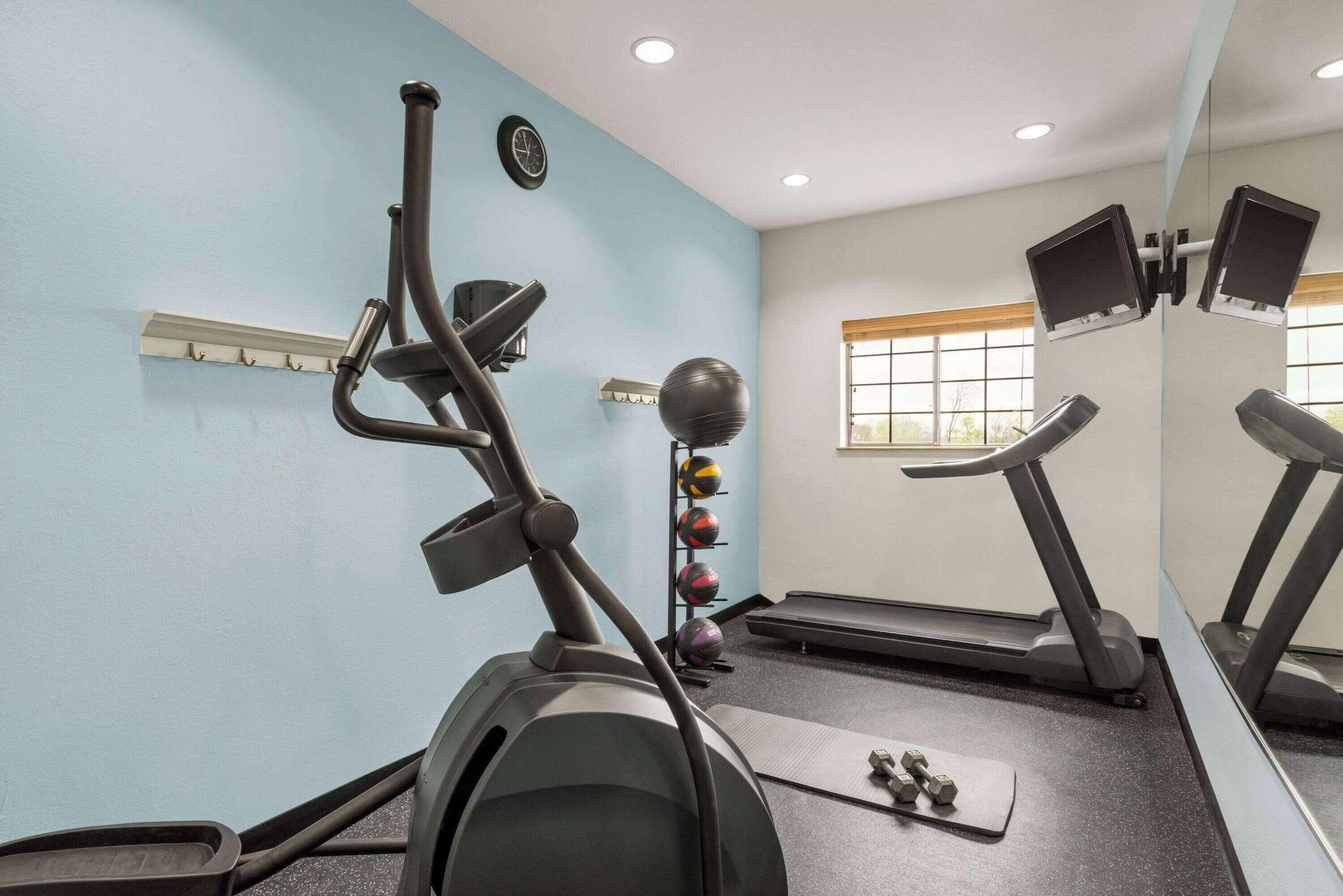 Gimnasio Days Inn & Suites by Wyndham Houston Hobby Airport