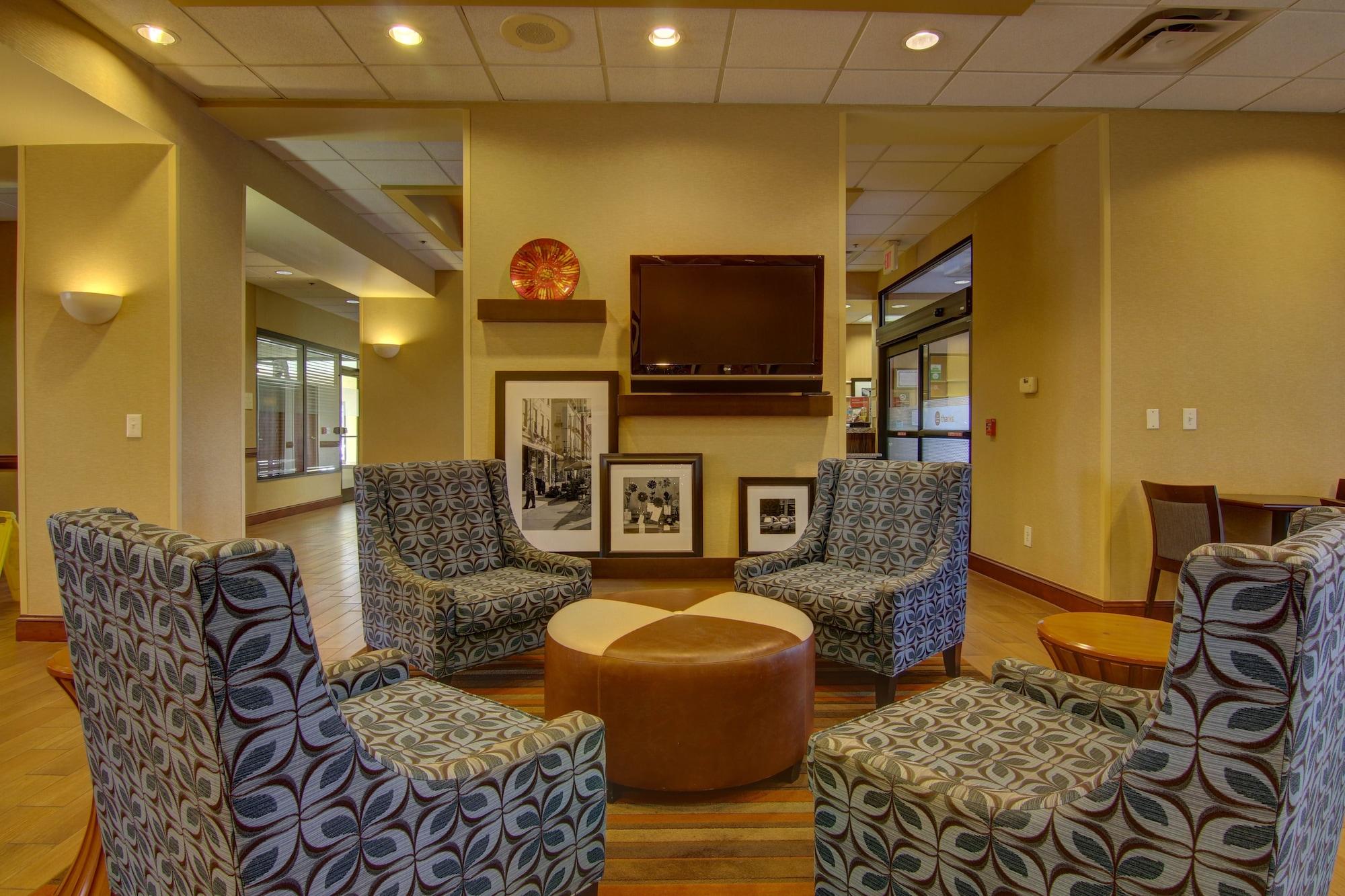 Vista Lobby Hampton Inn & Suites Atlanta Galleria
