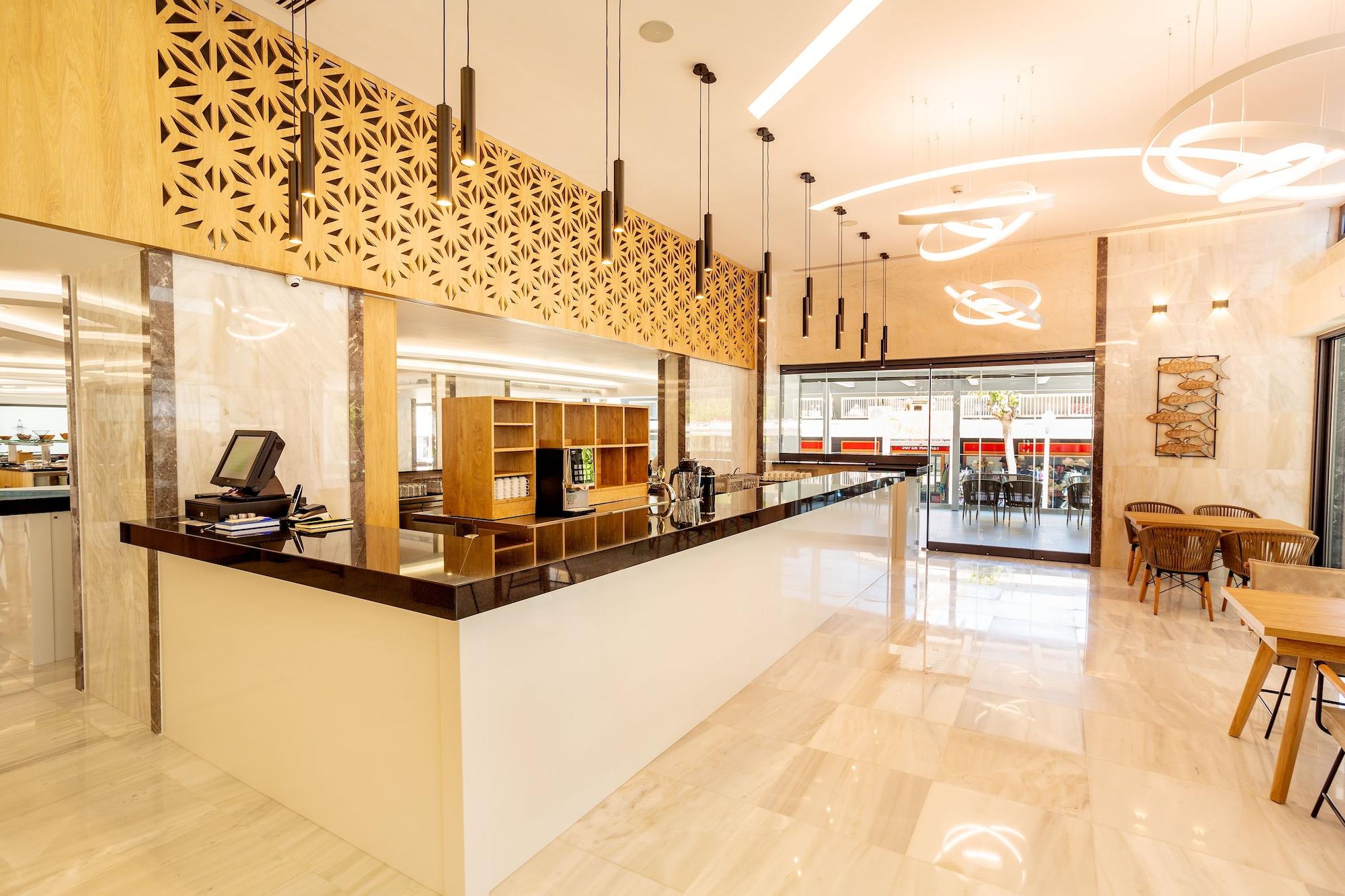 Bar/Salón Rhodos Horizon City- Adults only