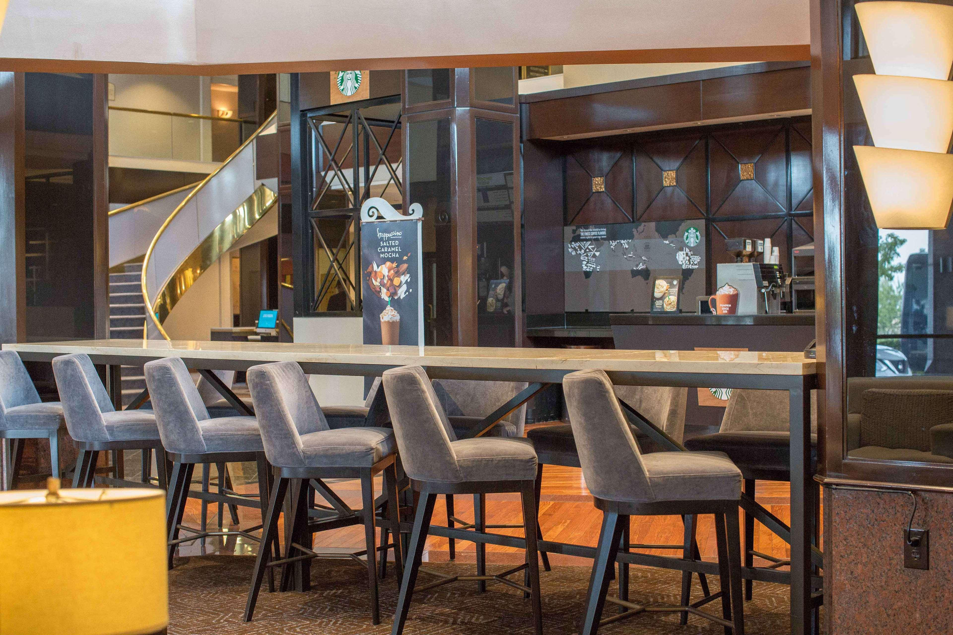 Vista Lobby Hilton Newark Airport