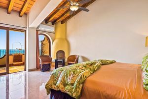 Alquiler Vacacional - Penthouse Suite with Wraparound Balcony, Private Jacuzzi on the Beach, Old Town