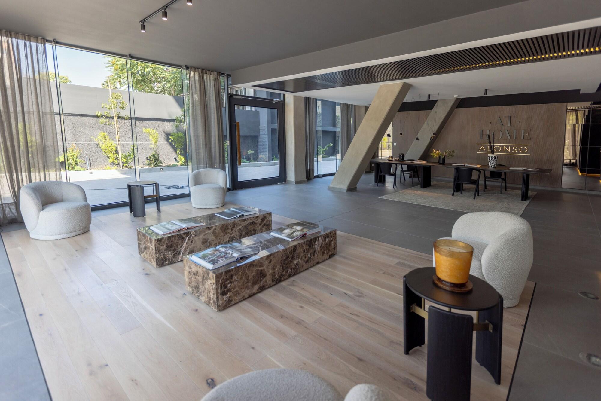 Varios AT HOME Alonso