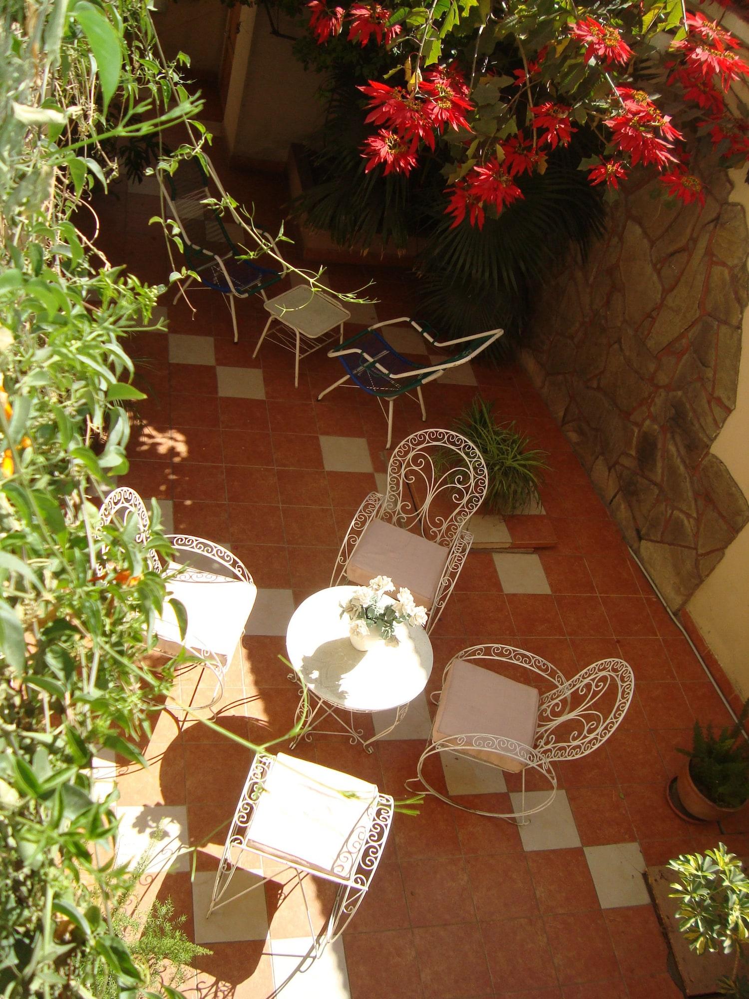 Comodidades del Alojamiento Hostal Versalles