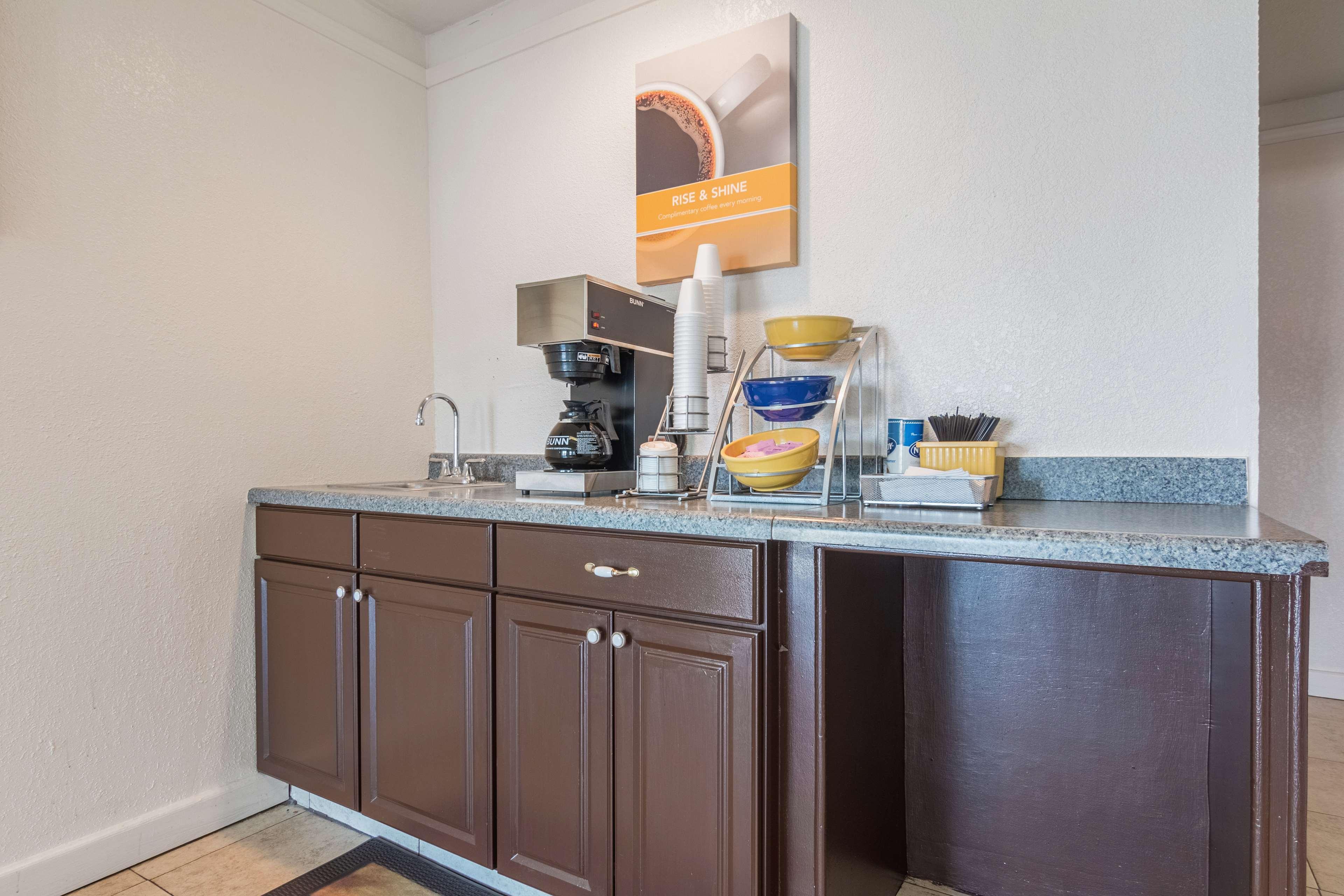 Vista Lobby Motel 6 Hope, AR