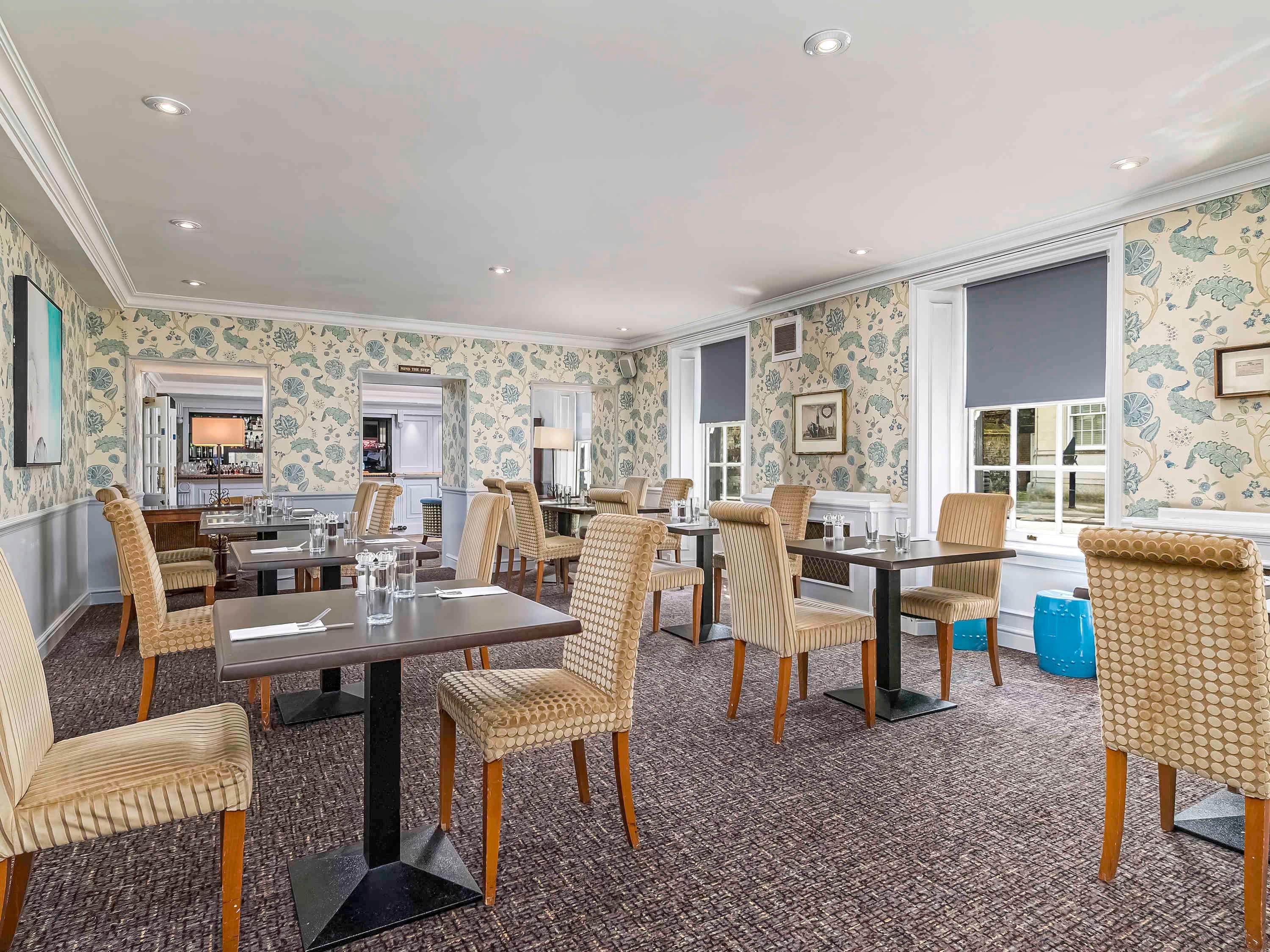 Bar/Salón Mercure White Hart Hotel Salisbury and Apartments