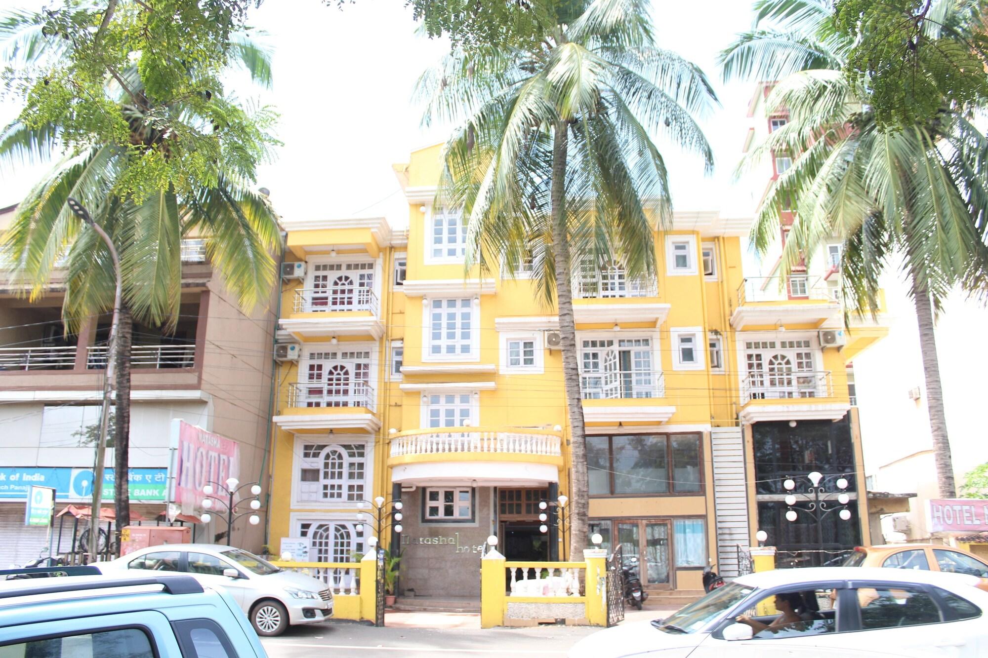 Vista Exterior Hotel Natasha