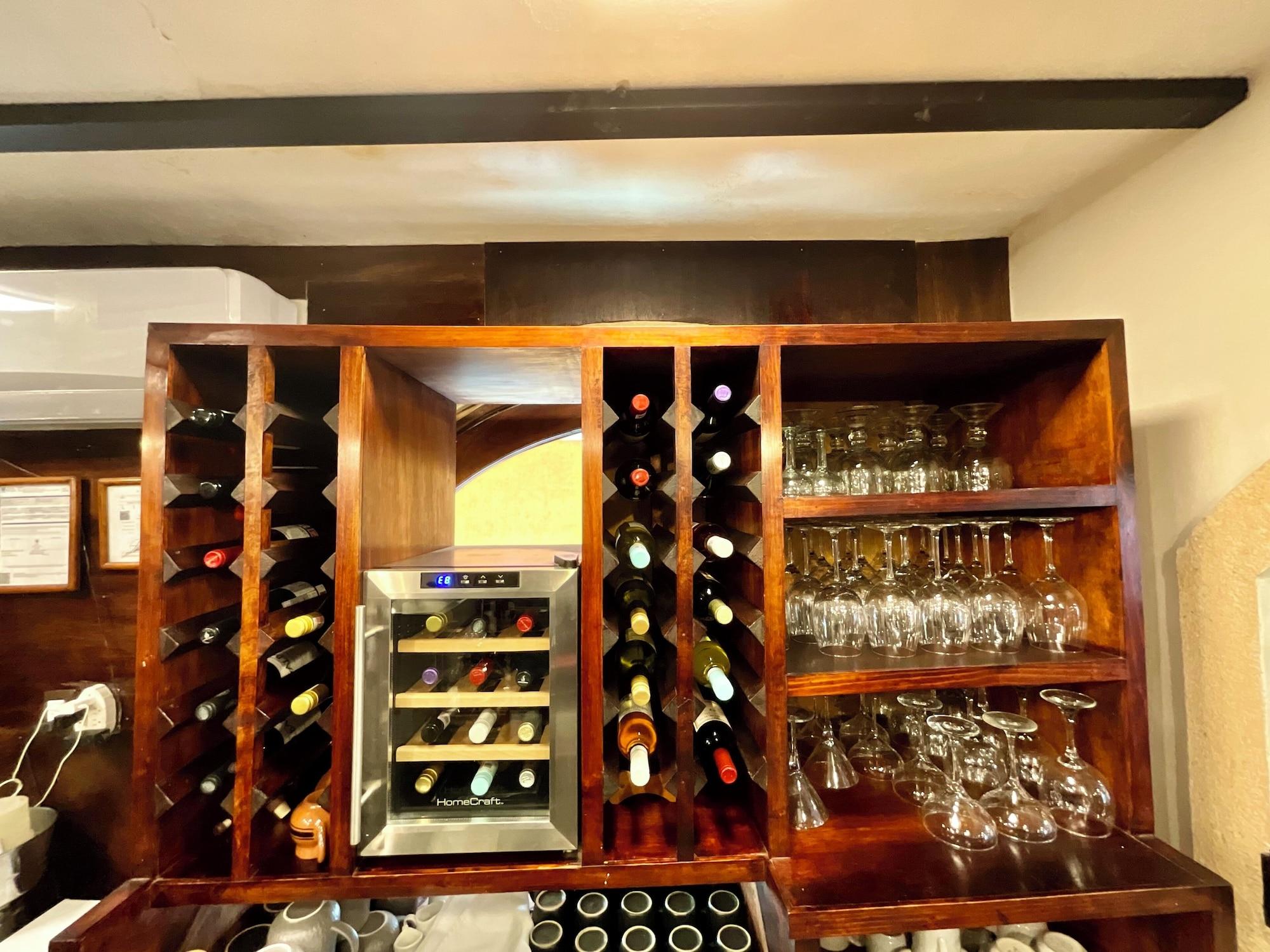 Bar/Salón El Zaguán Colonial by GuruHotel