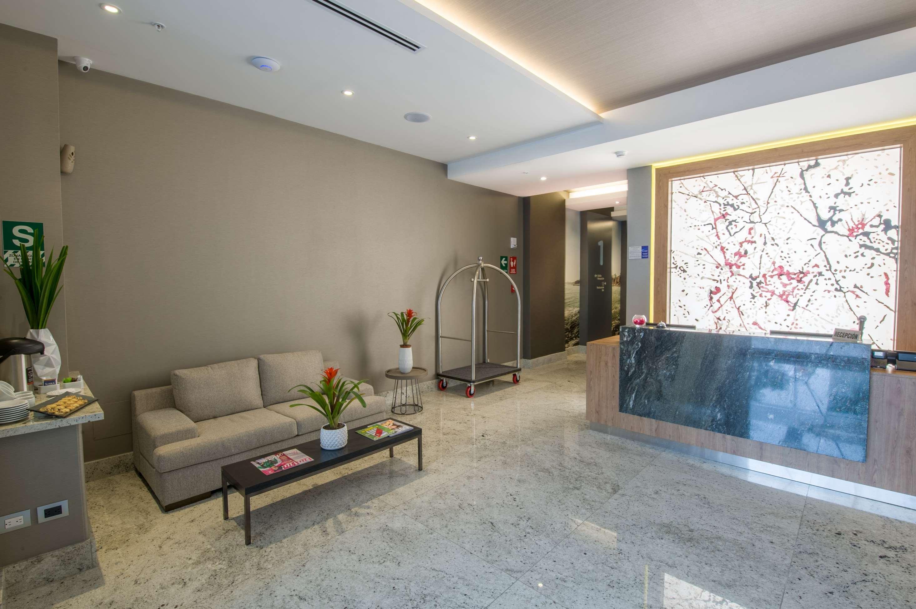 Vista Lobby Best Western Plus Urban Larco Hotel