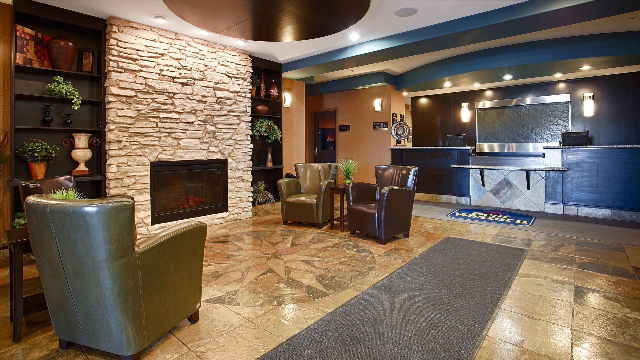 Vista Lobby Best Western Wainwright Inn & Suites