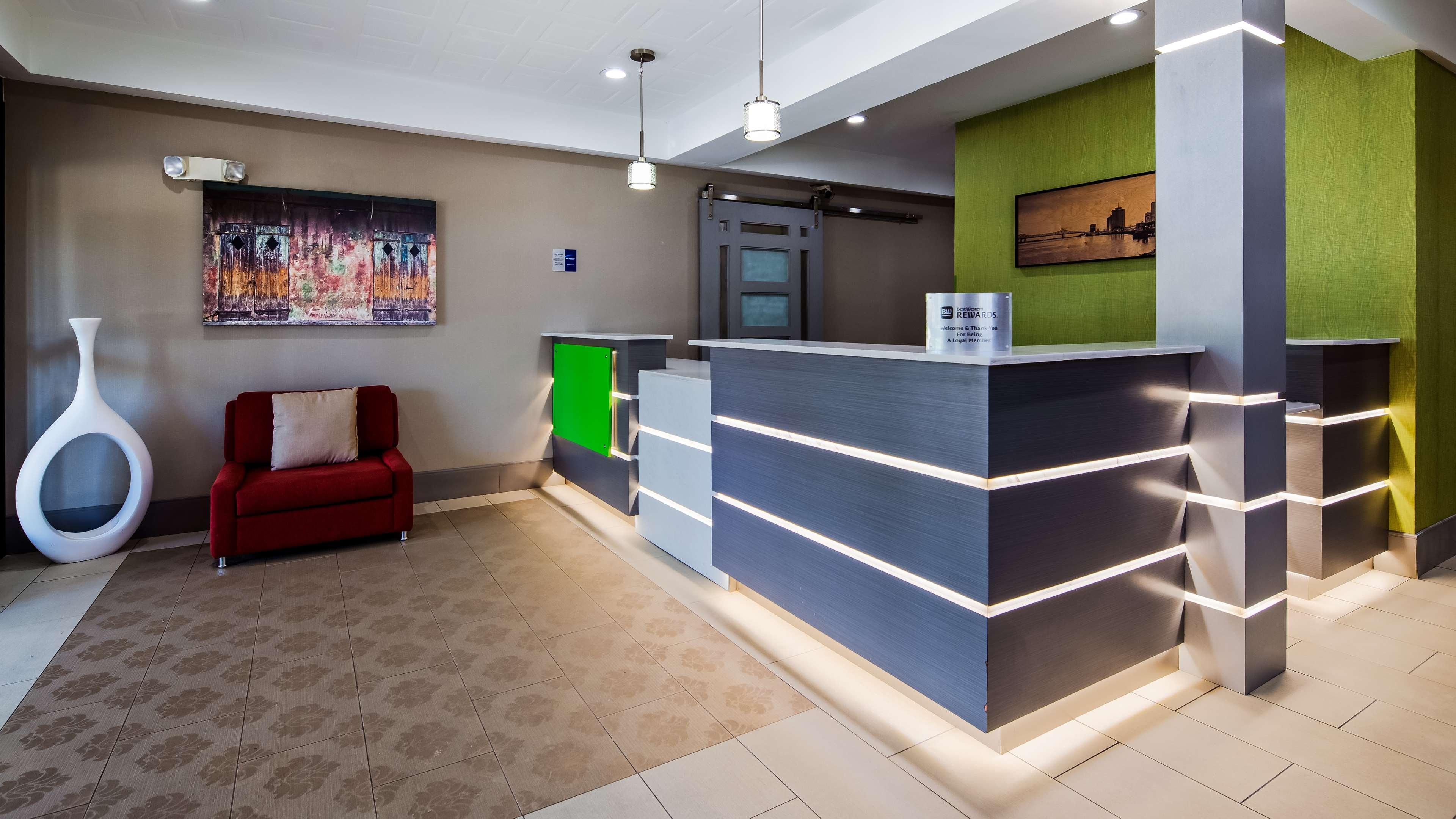 Vista Lobby Best Western Slidell Hotel