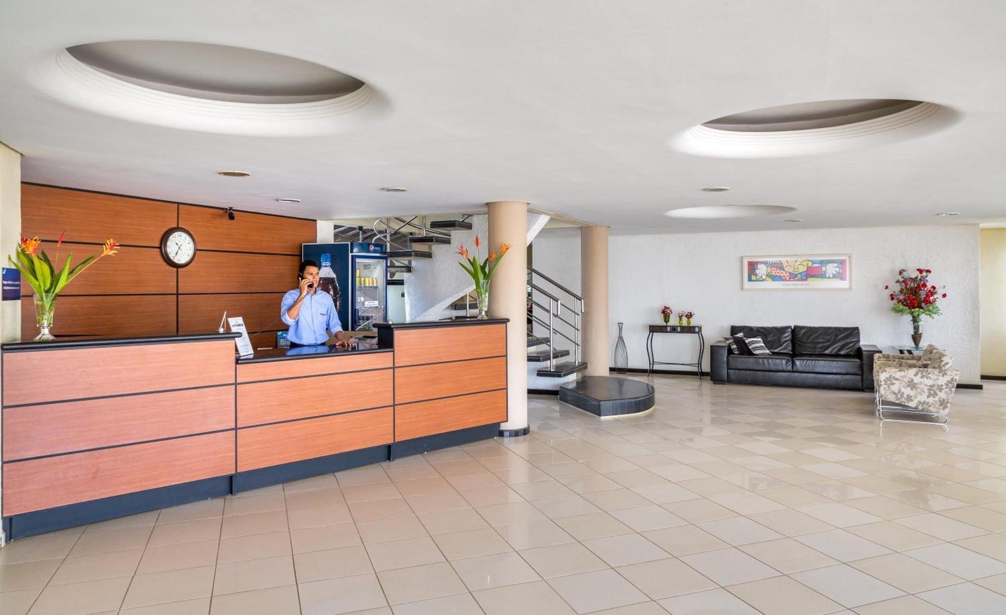 Vista Lobby Hotel Porto Nápolis