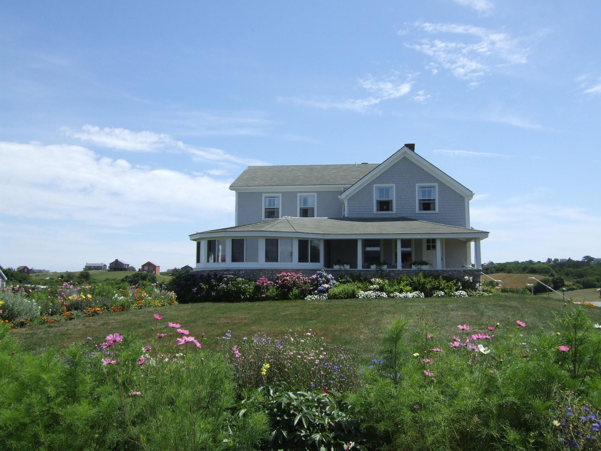 Varios Rose Farm Inn
