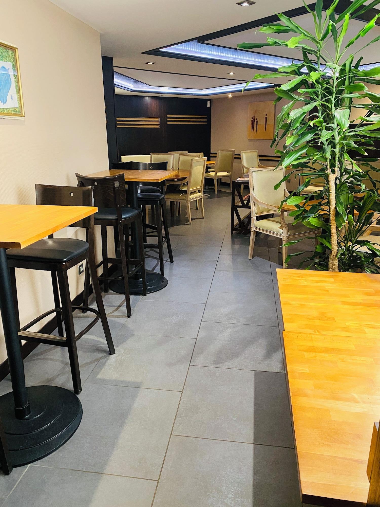 Bar/Salón Cottage Hotel