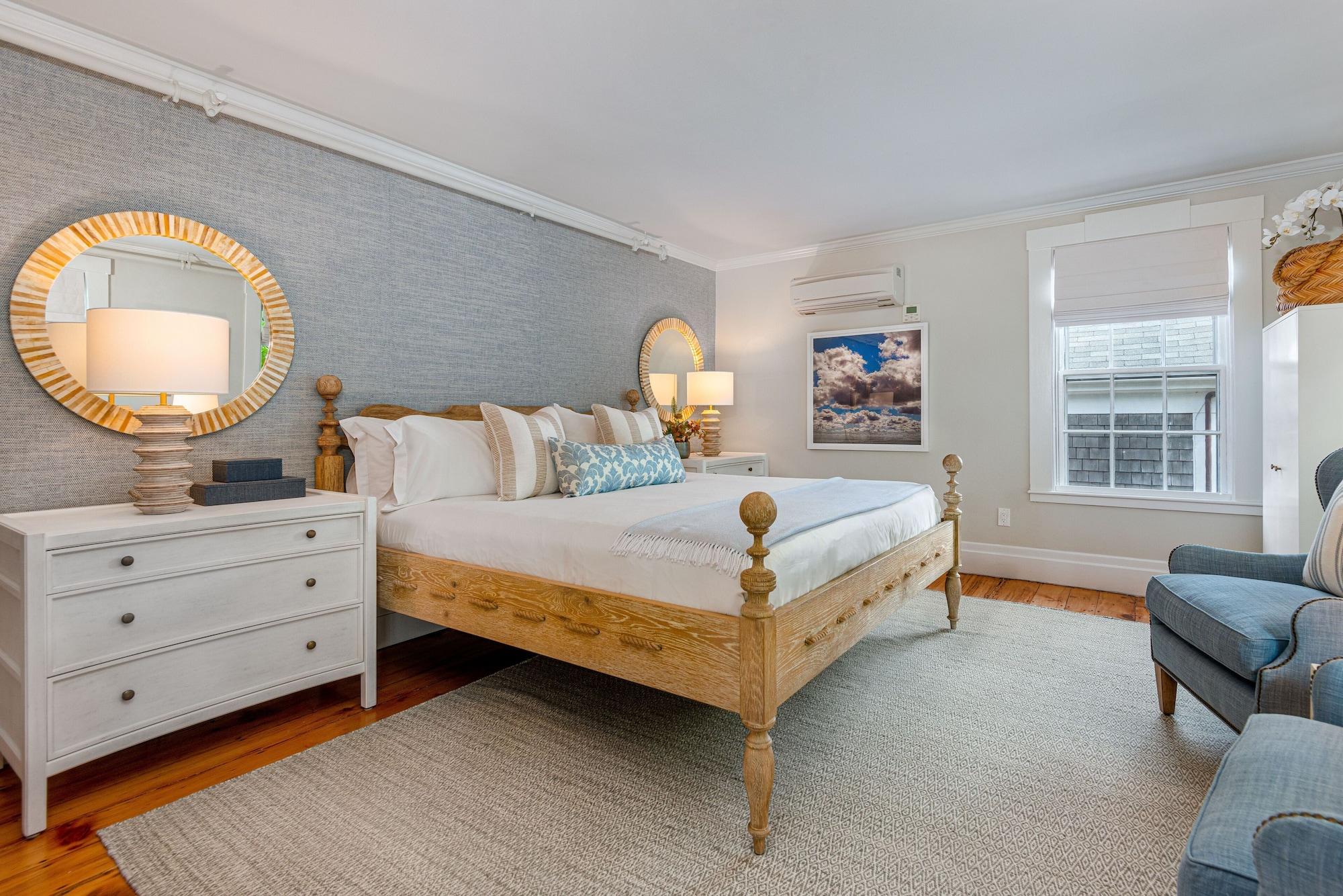 Varios Periwinkle Inn