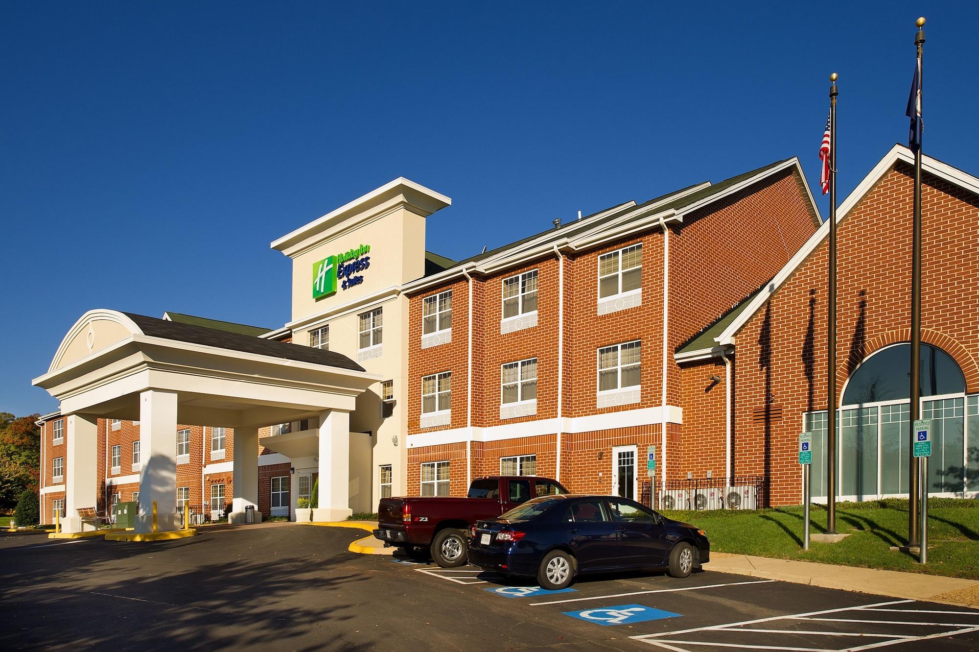 Vista Exterior Holiday Inn Express and Suites Manassas by IHG