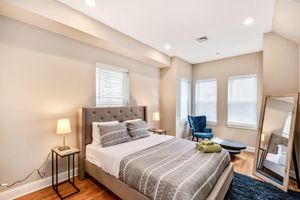 Alquiler Vacacional - Exquisite Downtown 5B/3.5B w/Patio!