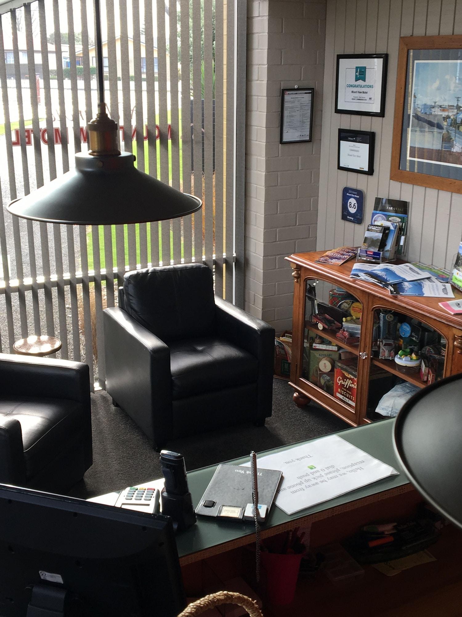 Vista Lobby Mount View Motel