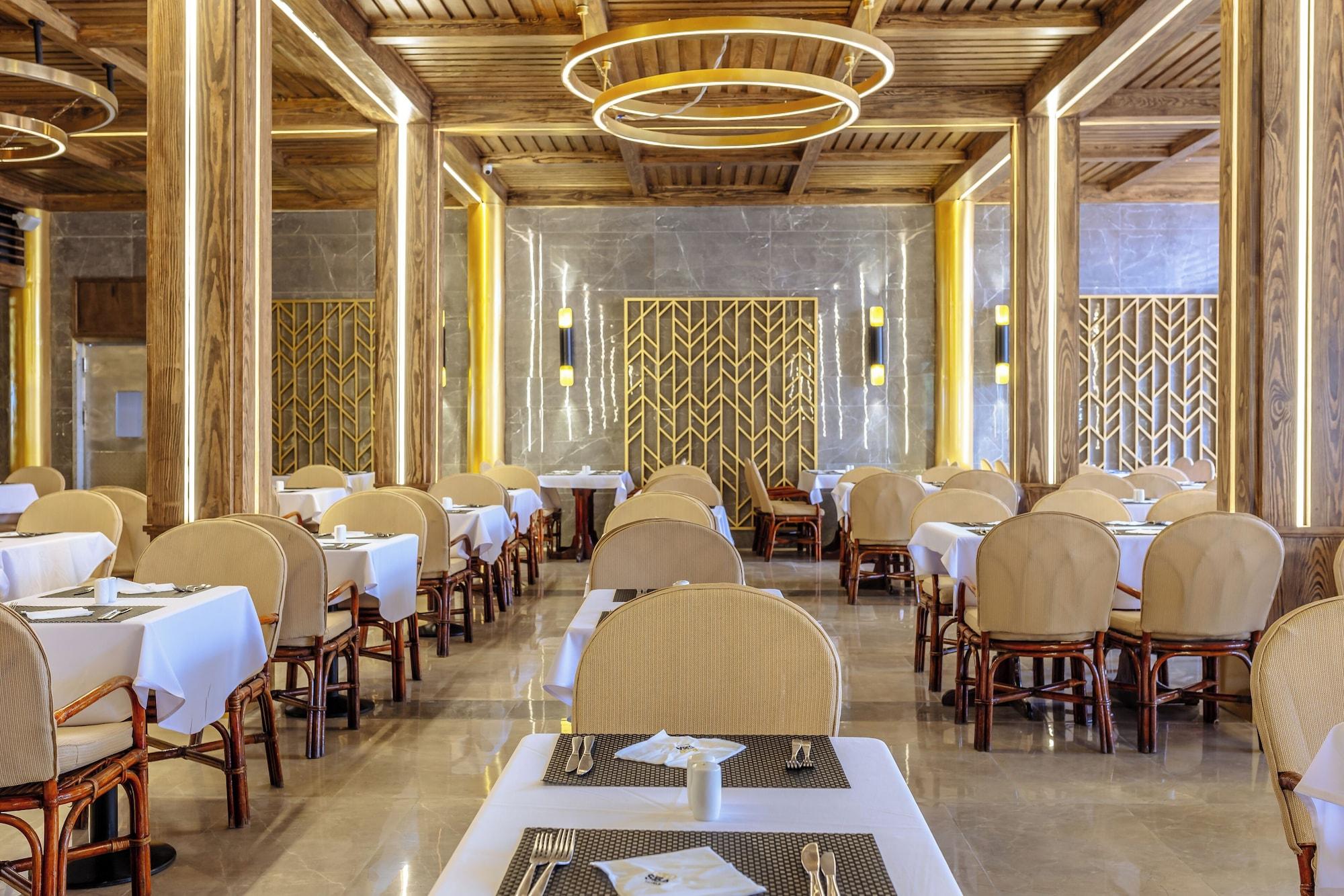 Restaurant Siva Grand Beach