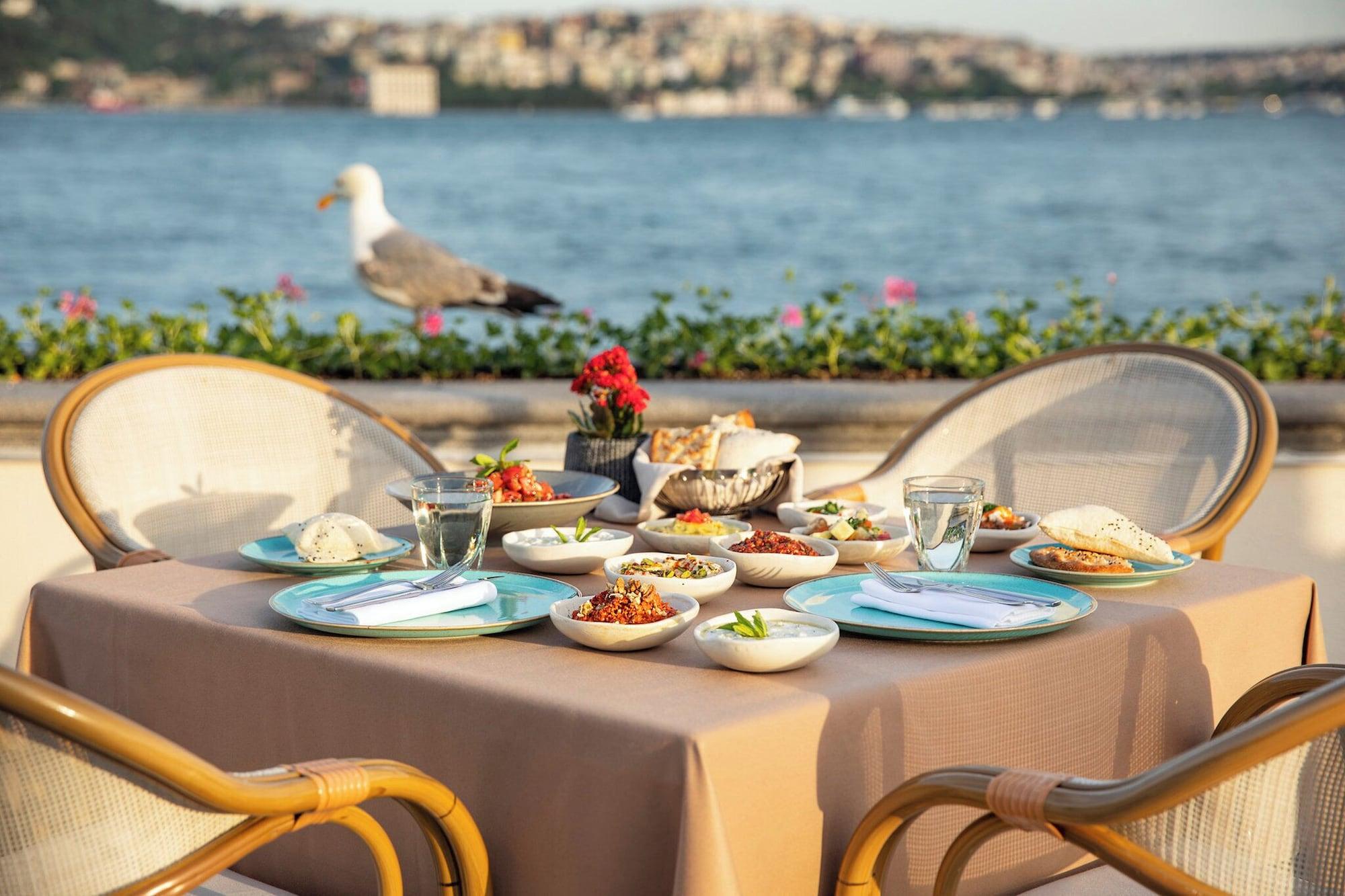 Restaurant Four Seasons Hotel Istanbul at the Bosphorus