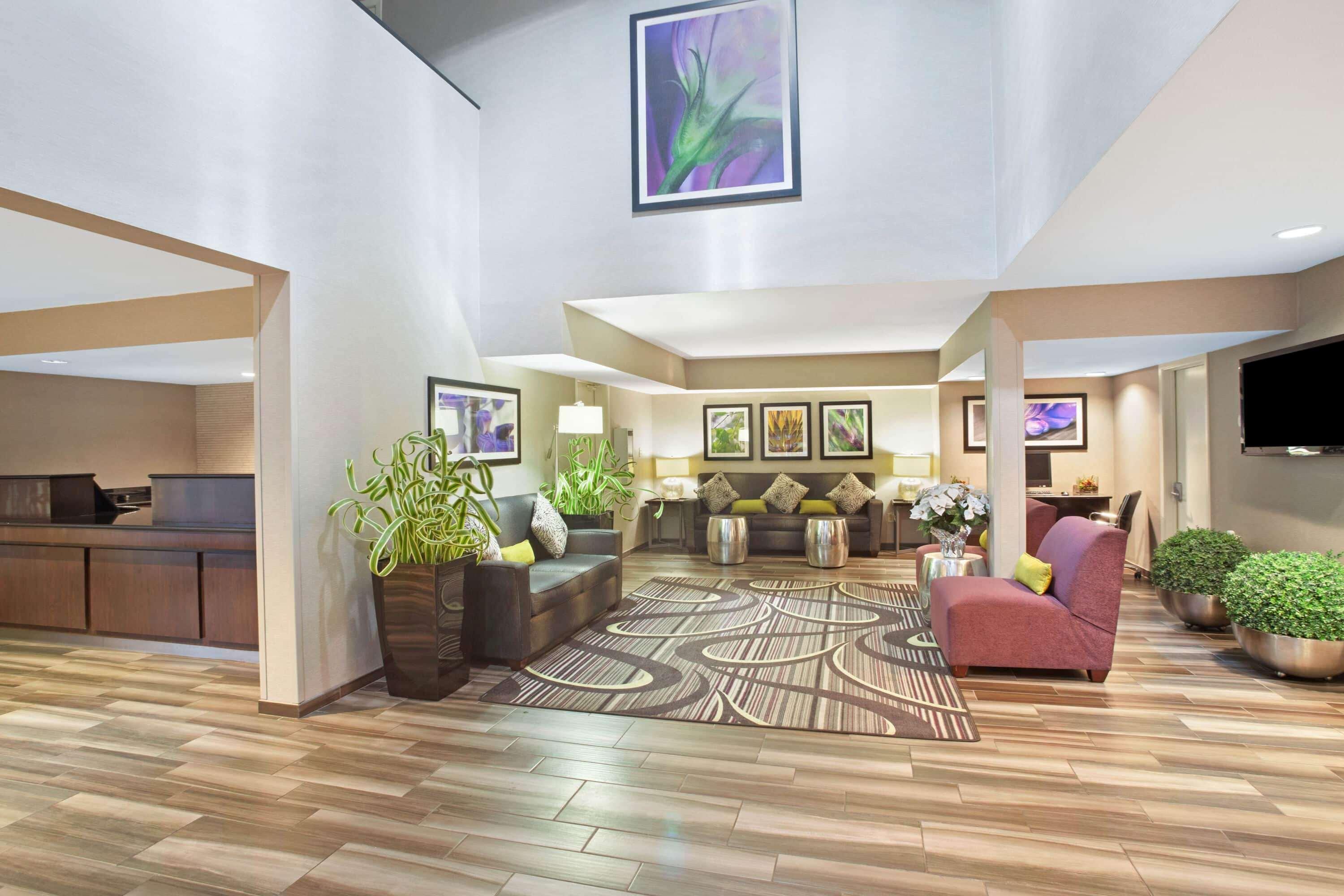 Vista Lobby La Quinta Inn by Wyndham San Marcos