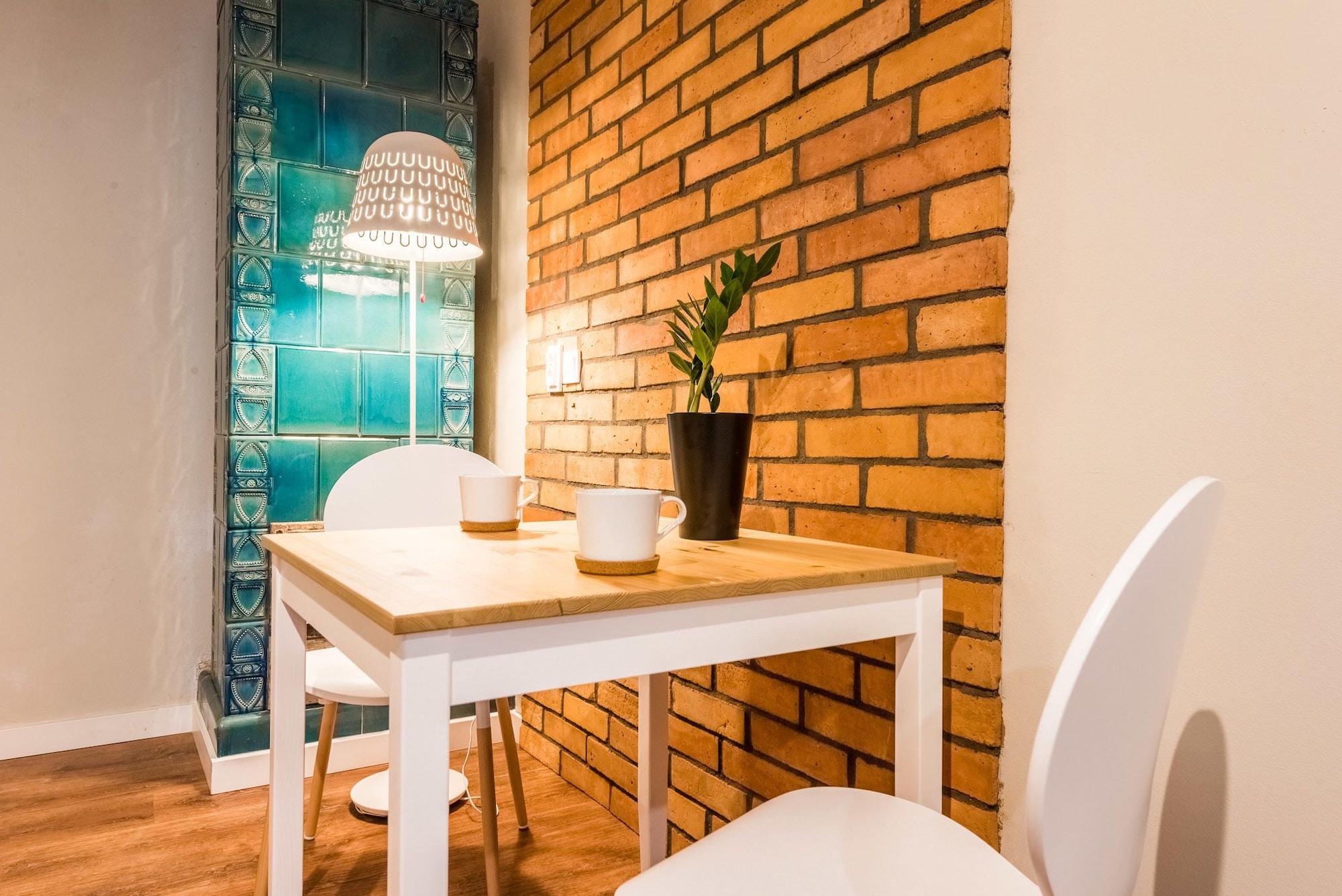 Varios Flamingo Hostel