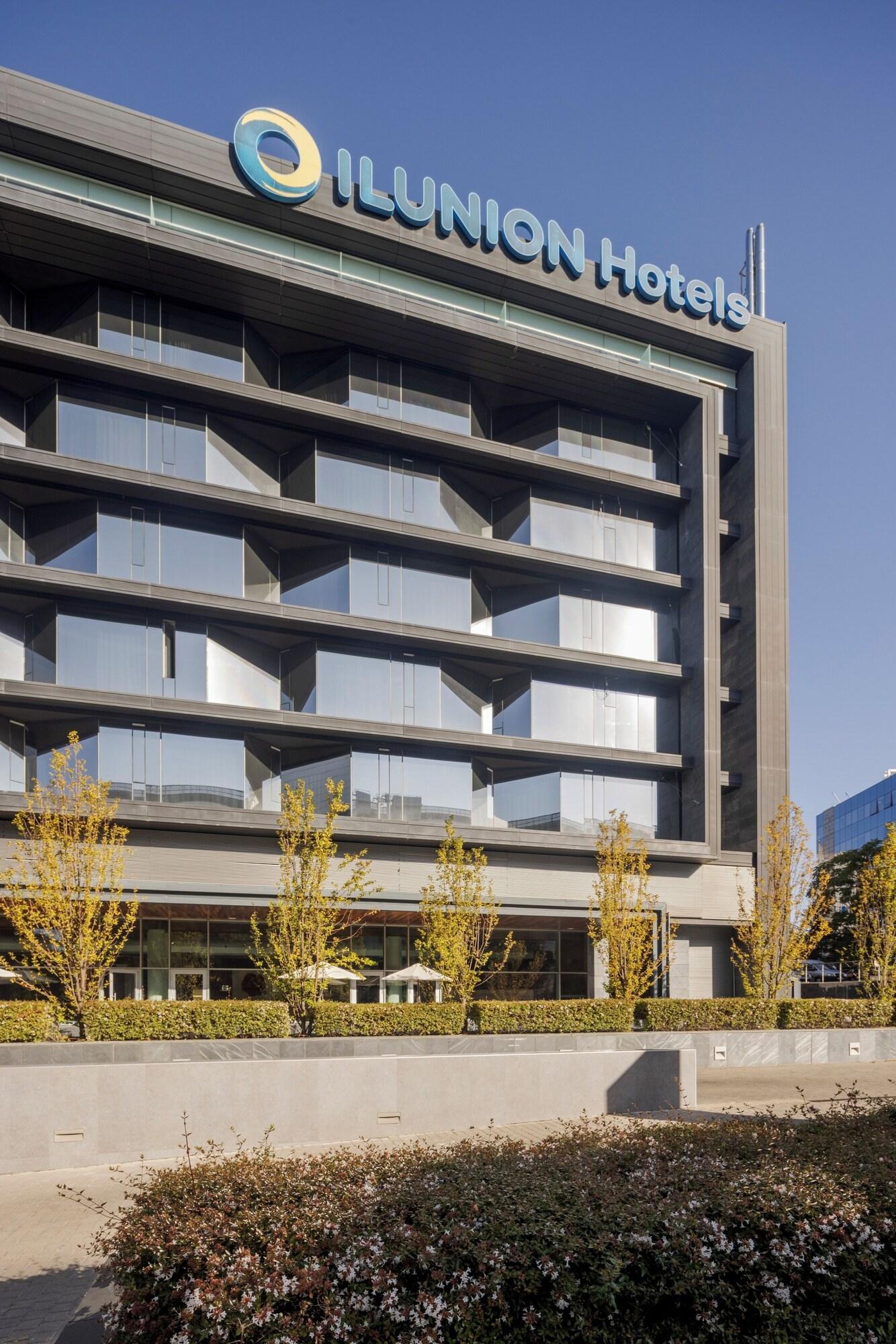 Vista Exterior Hotel ILUNION Atrium
