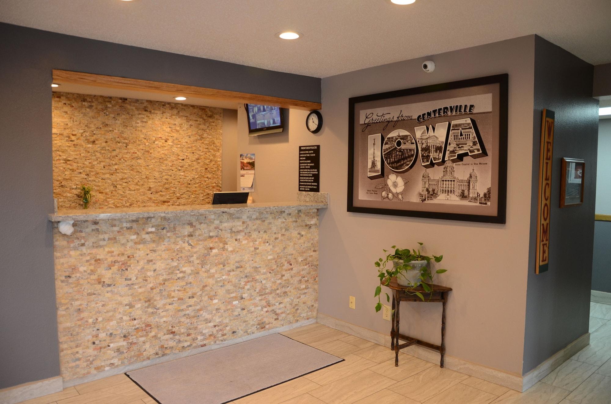 Vista Lobby Super 8 by Wyndham Centerville