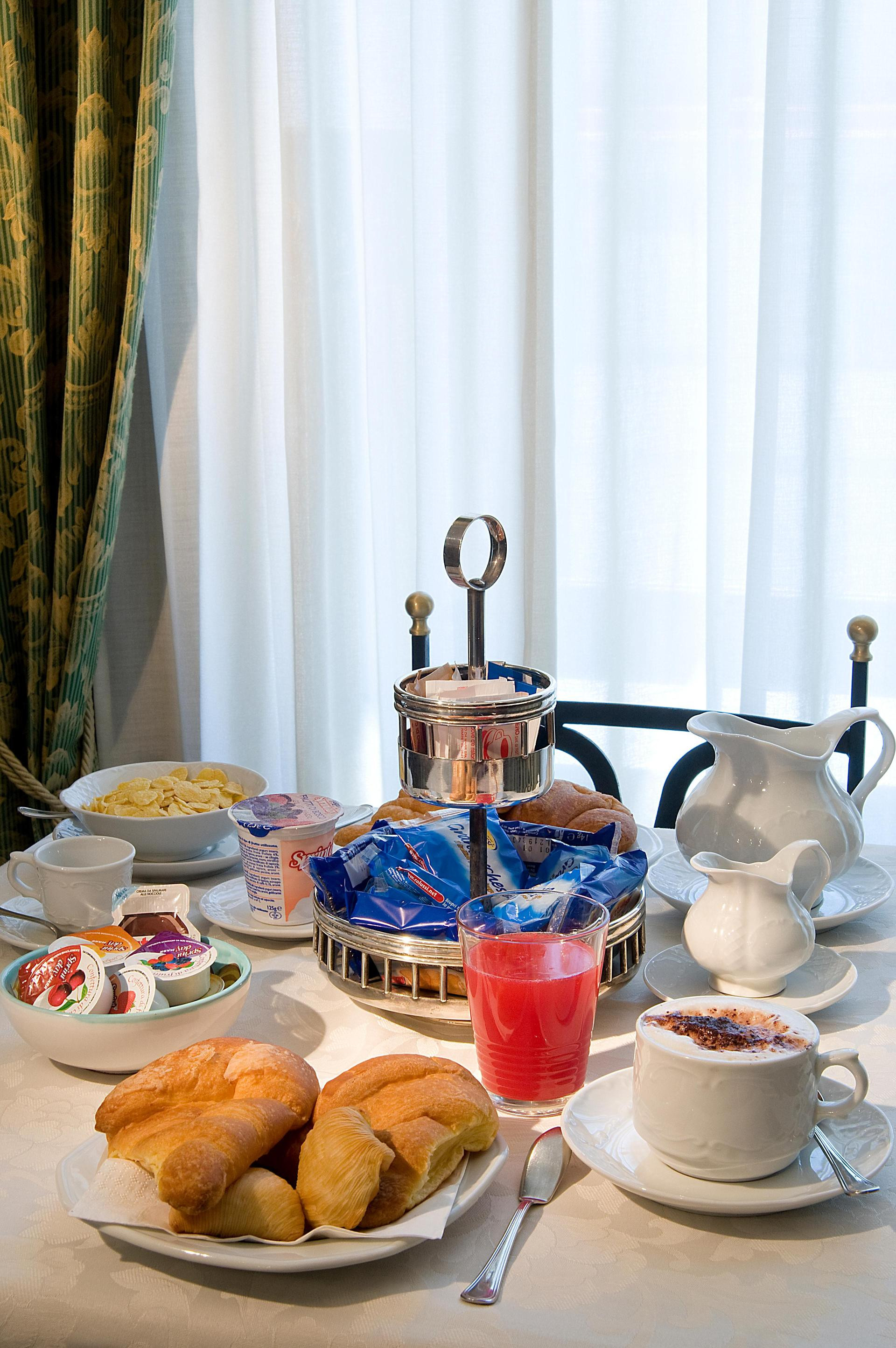 Bar/Salón Pinto Storey Hotel