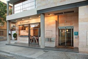 Alojamiento - U Hotel Villa - Gomá