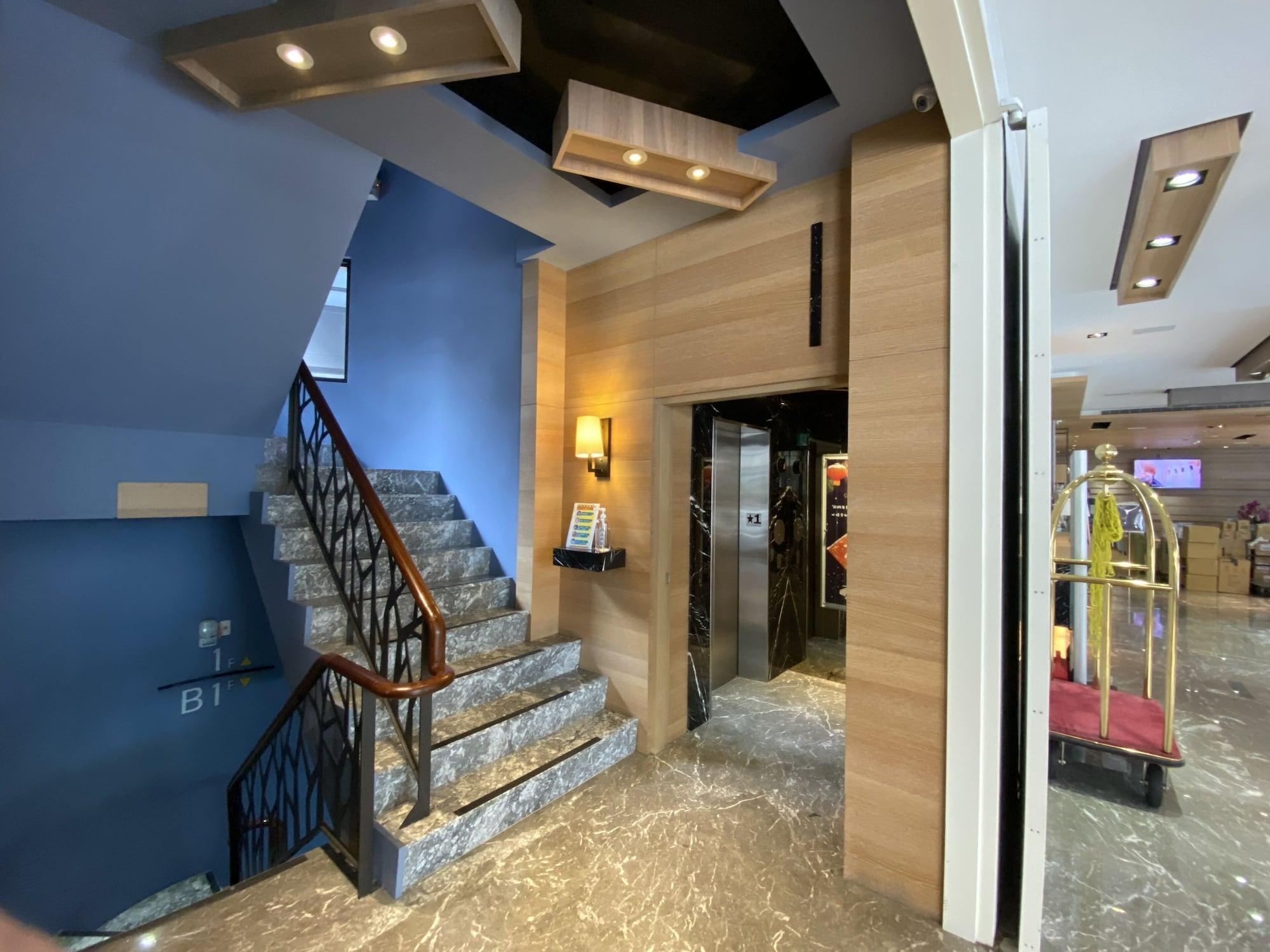 Varios GOGO HOTEL 38