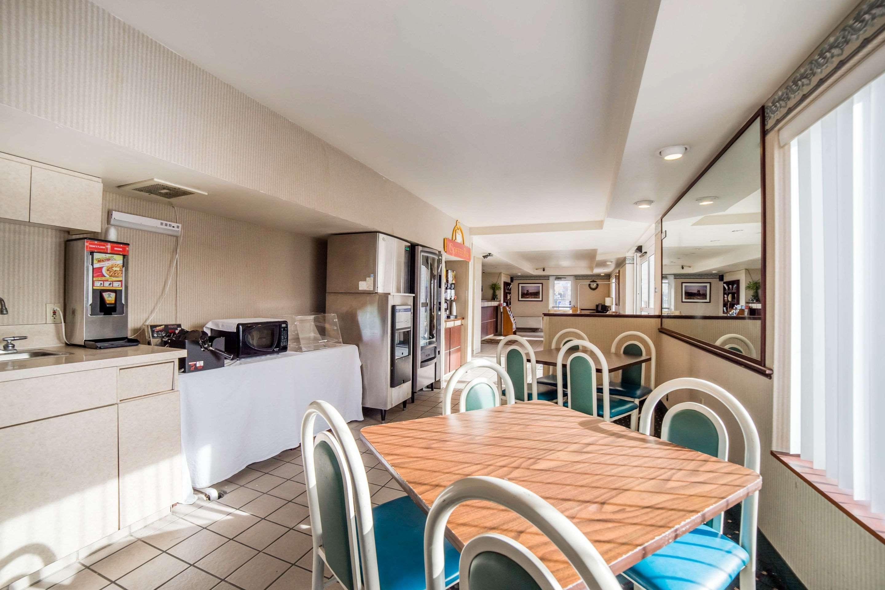 Restaurant Rodeway Inn & Suites - Nampa