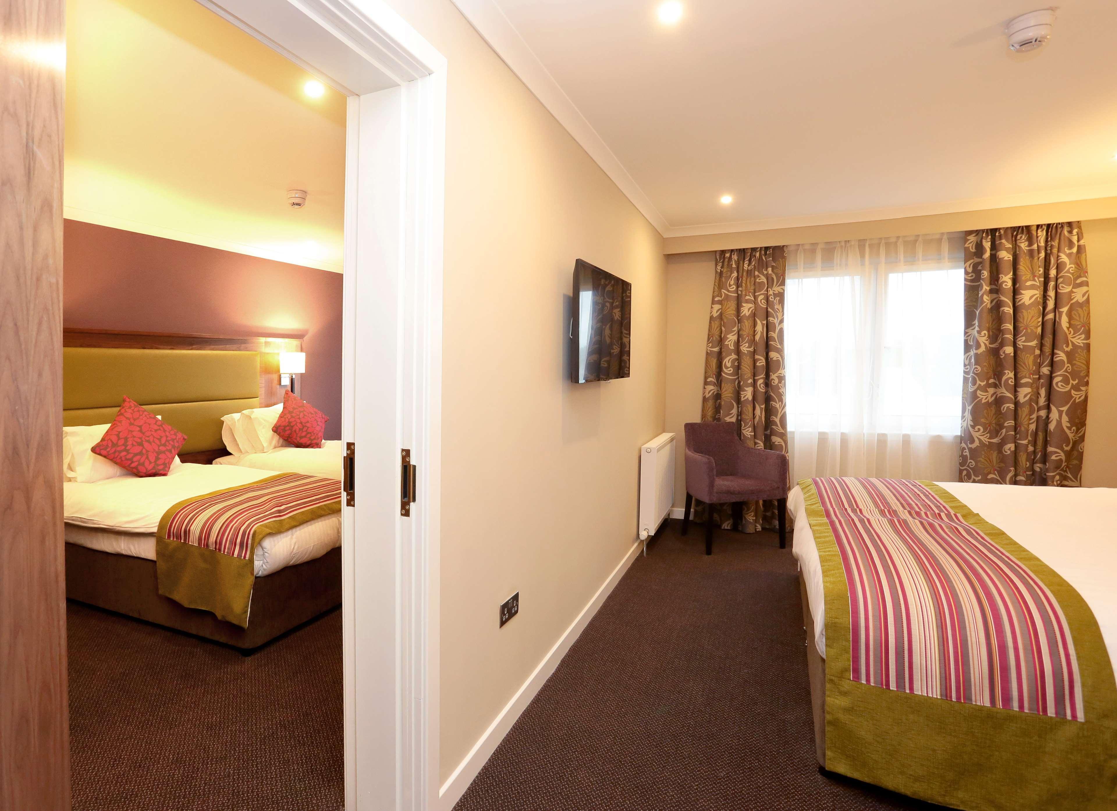 Vista Exterior Woodlands Hotel, BW Signature Collection