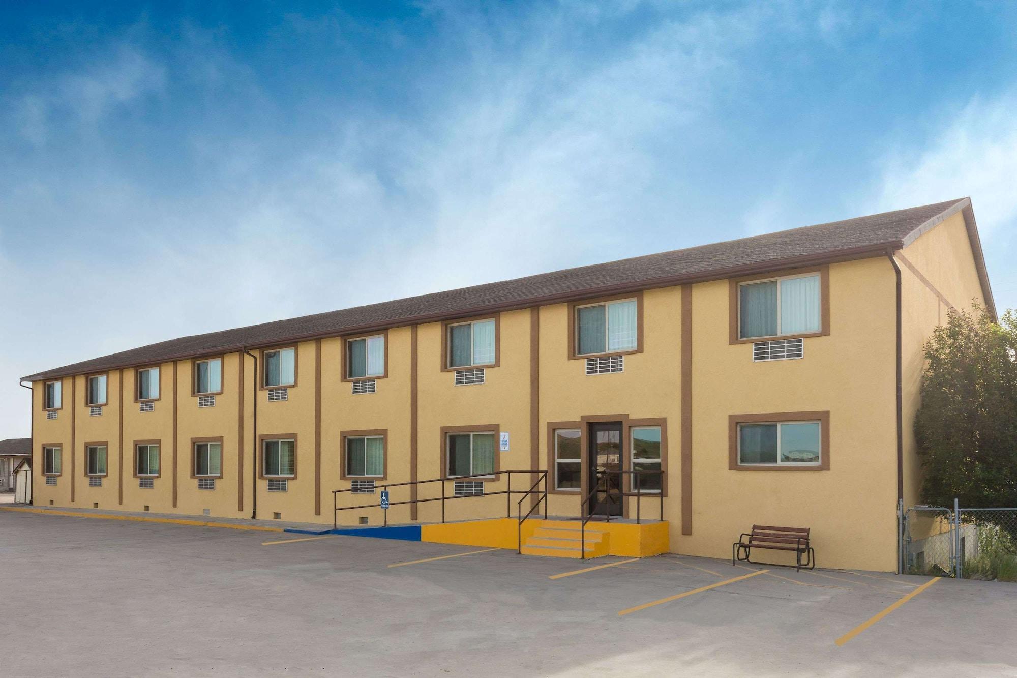 Vista Exterior Super 8 by Wyndham Diamondville Kemmerer