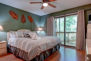 Alquiler Vacacional - Red Bird Roost/20DRB, 2/2, No Stairs, Upper Level, Private Deck hosted by LOVR