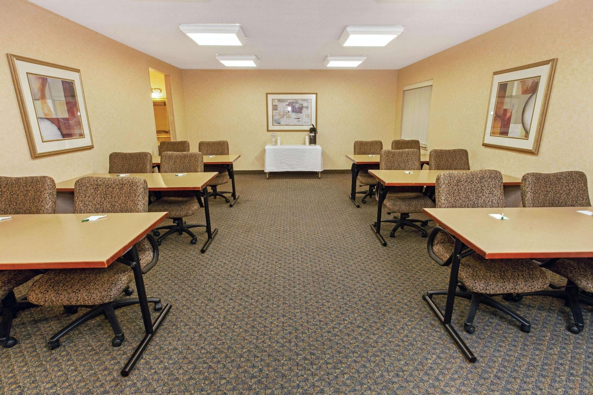 Sala de Reuniones La Quinta Inn & Suites by Wyndham Stevens Point